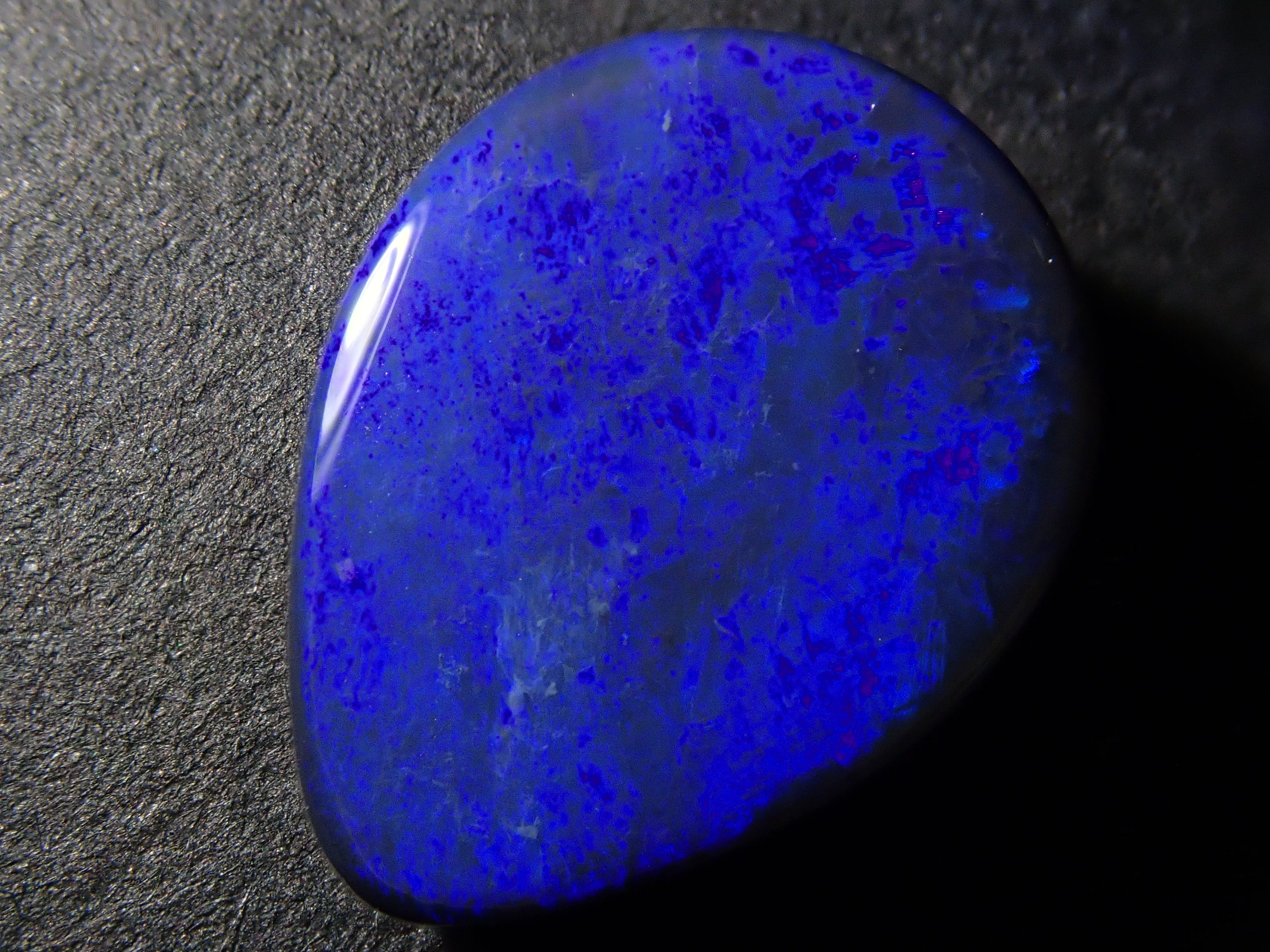 【1月17日晚間10點開售】3.148克拉散裝澳洲黑歐泊