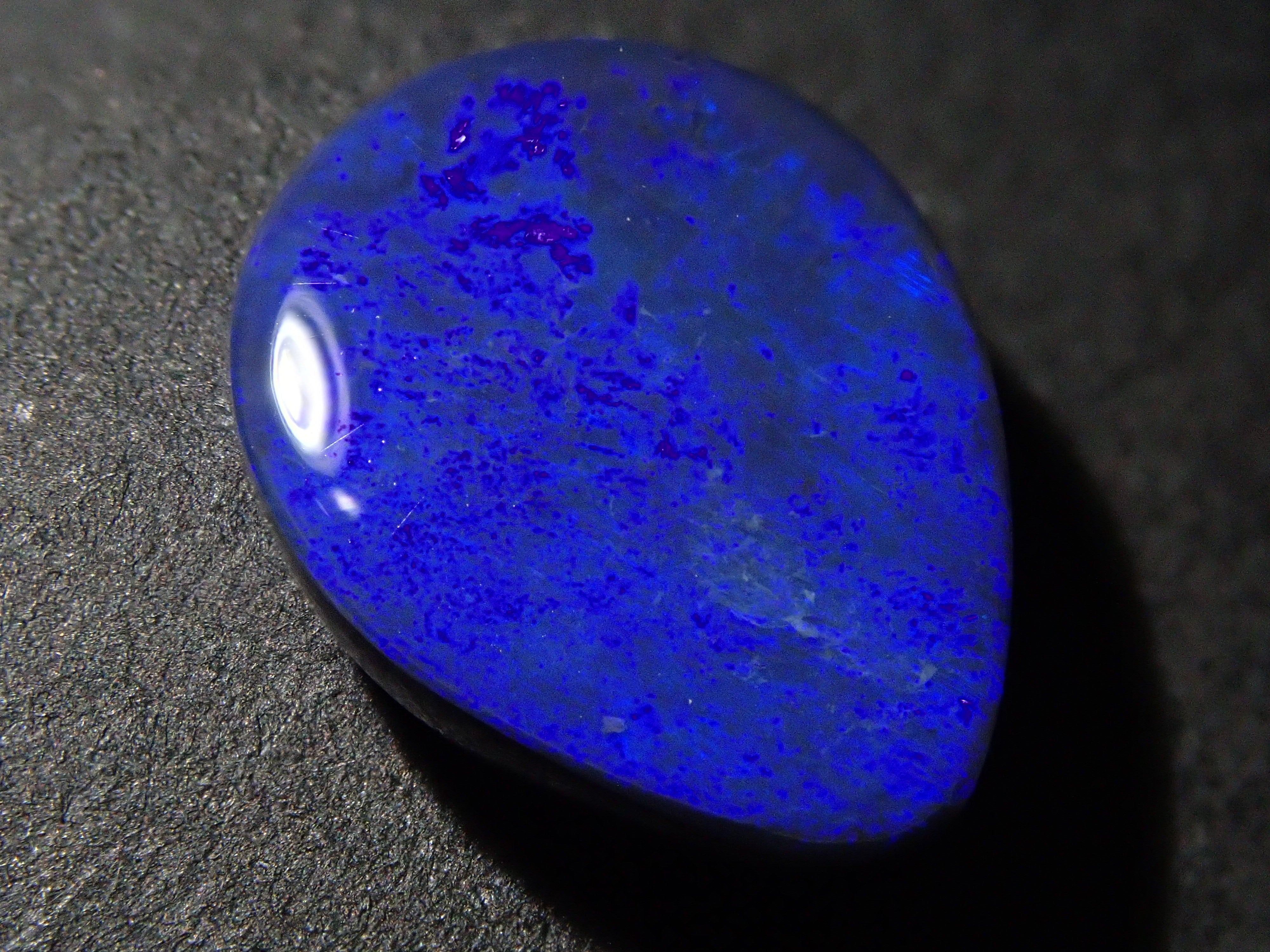 【1月17日晚間10點開售】3.148克拉散裝澳洲黑歐泊