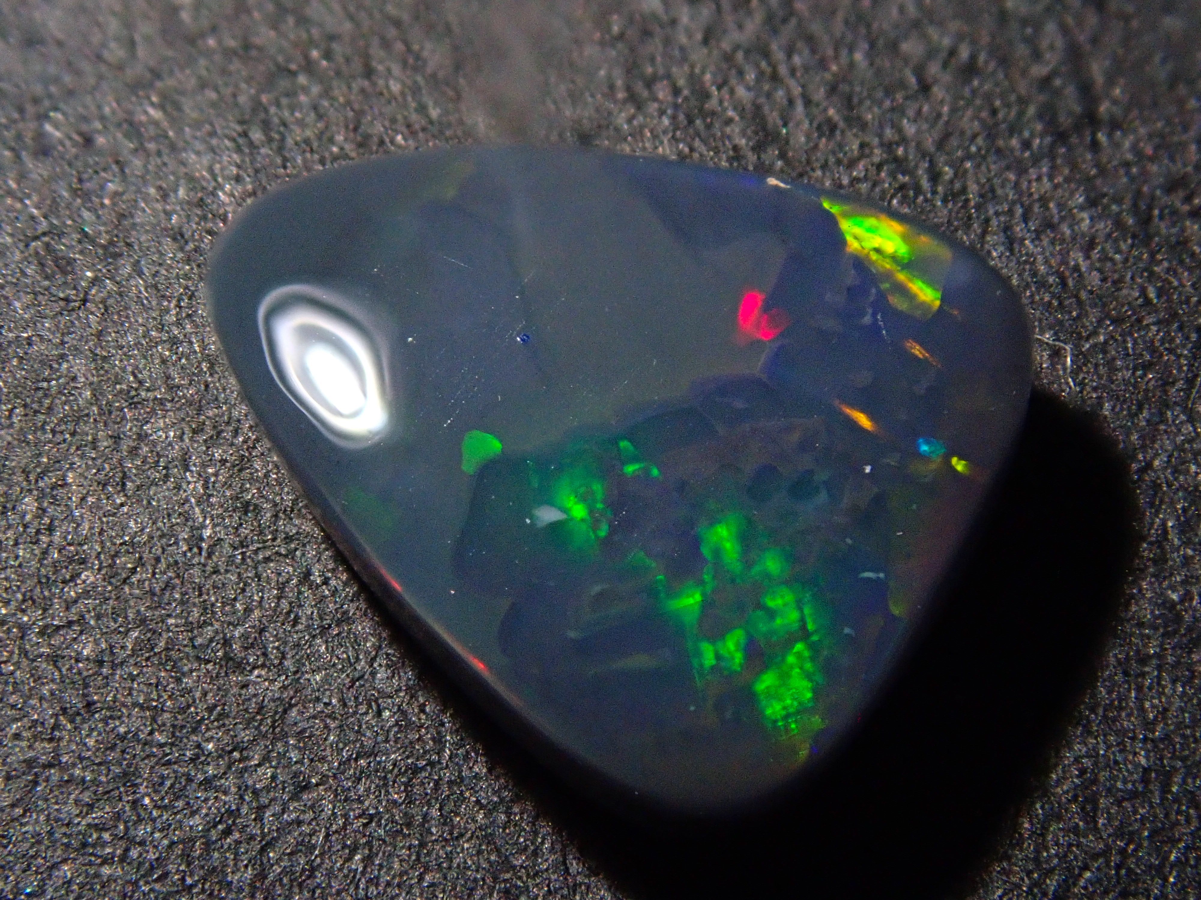 【1/17 22時販売】オーストラリア産ブラックオパール 0.758ctルース