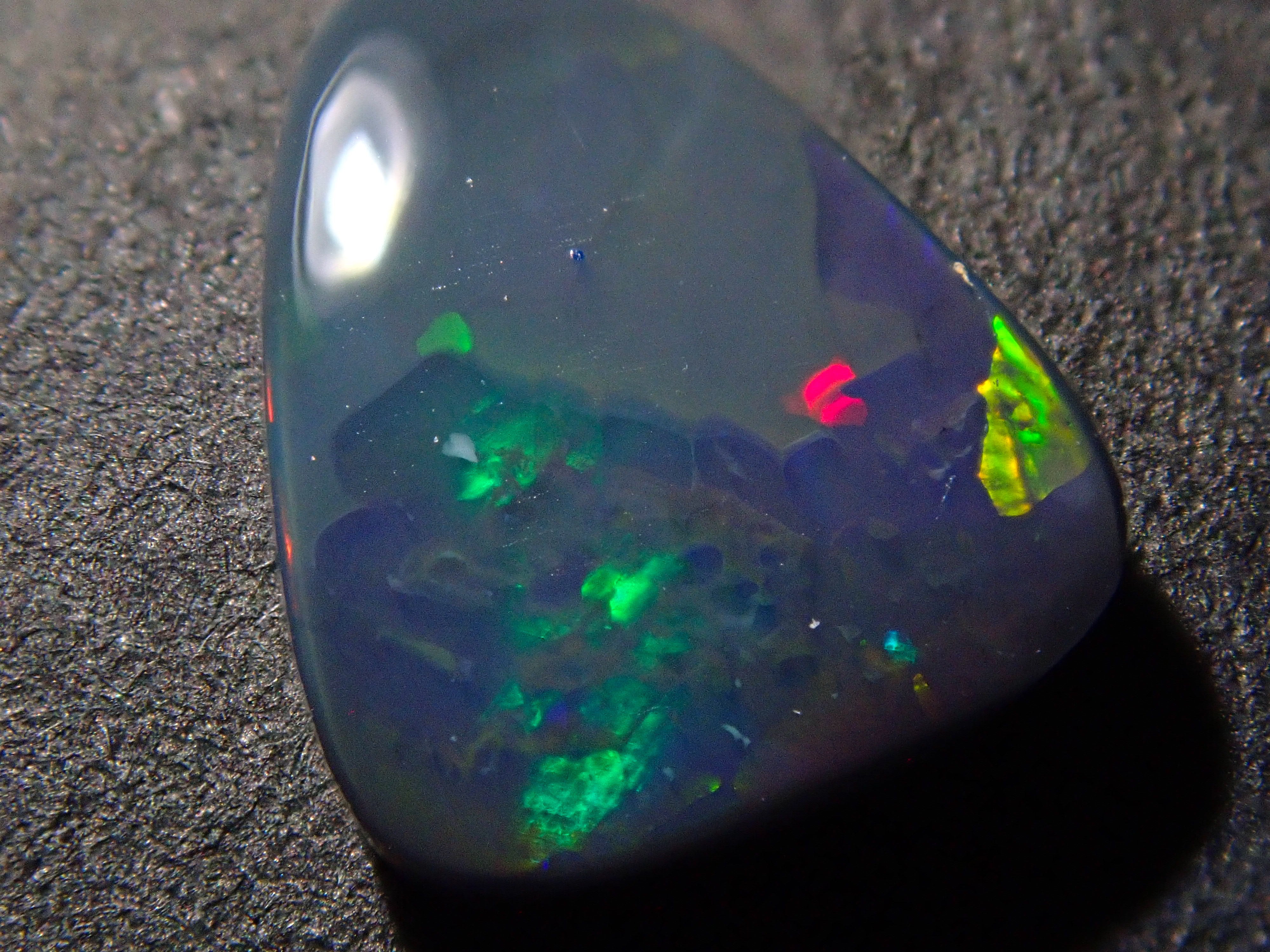 【1/17 22時販売】オーストラリア産ブラックオパール 0.758ctルース