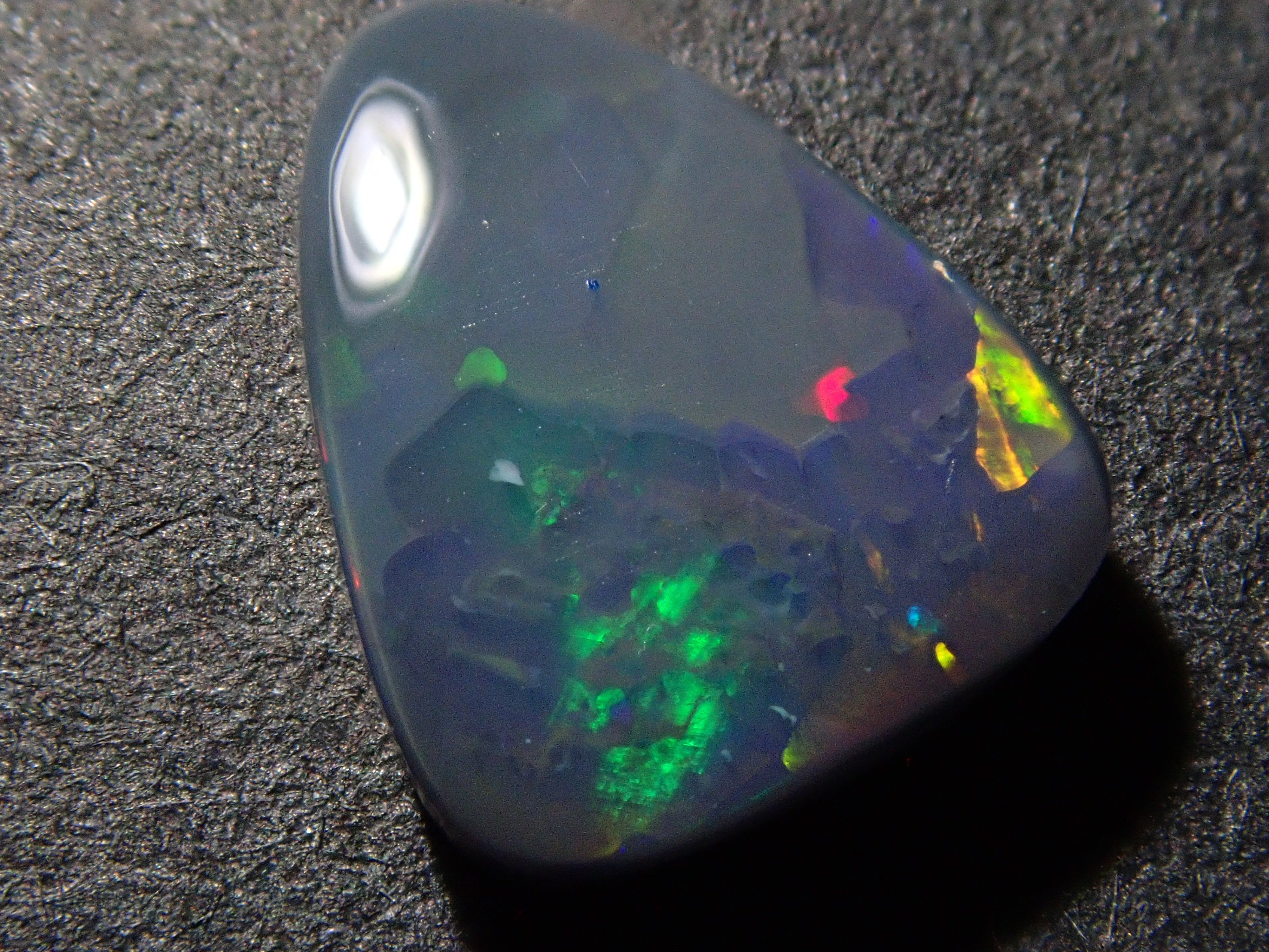 【1/17 22時販売】オーストラリア産ブラックオパール 0.758ctルース