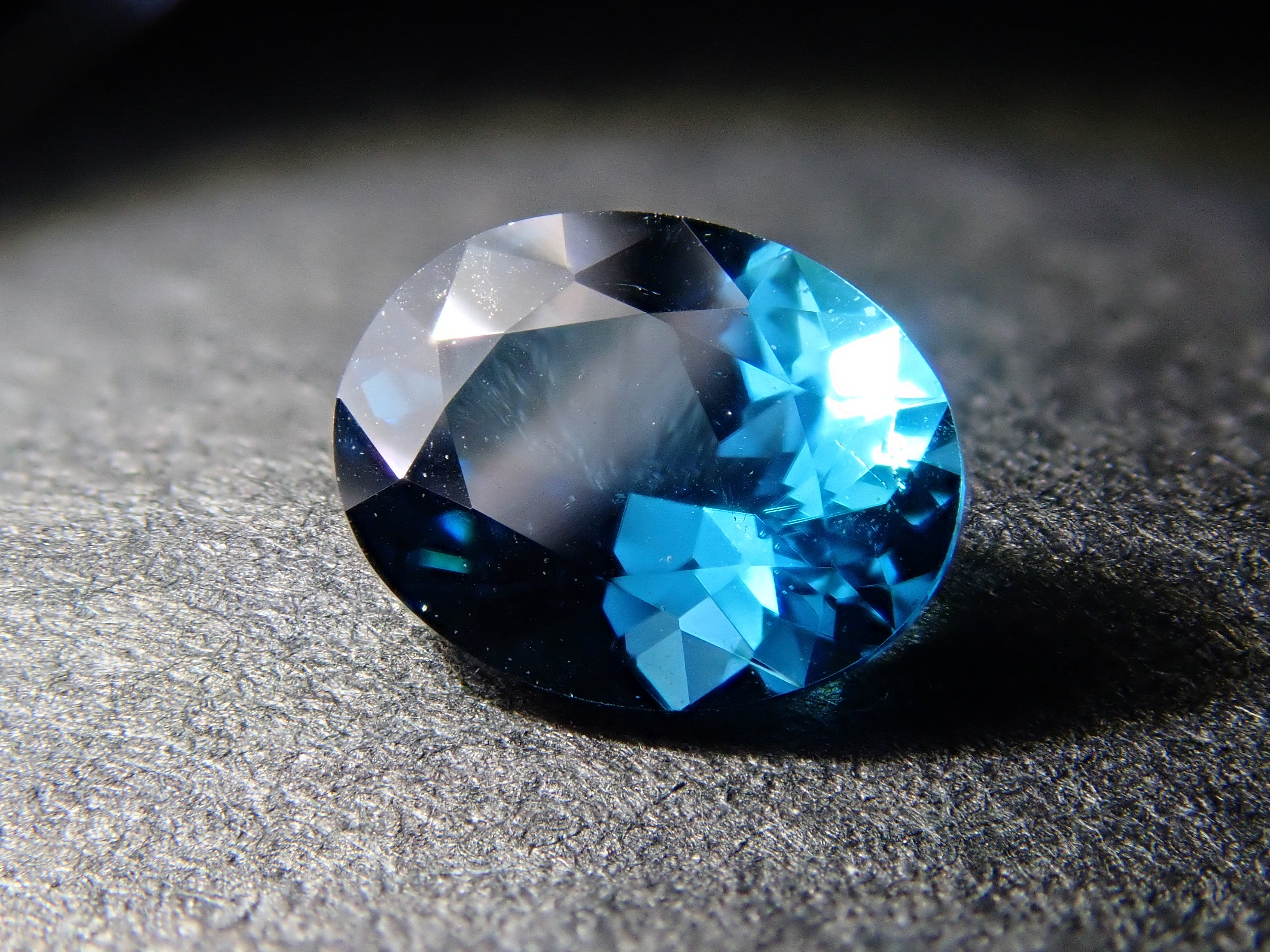 【1月21日晚10點開售】巴西靛藍碧璽 0.342克拉 裸石