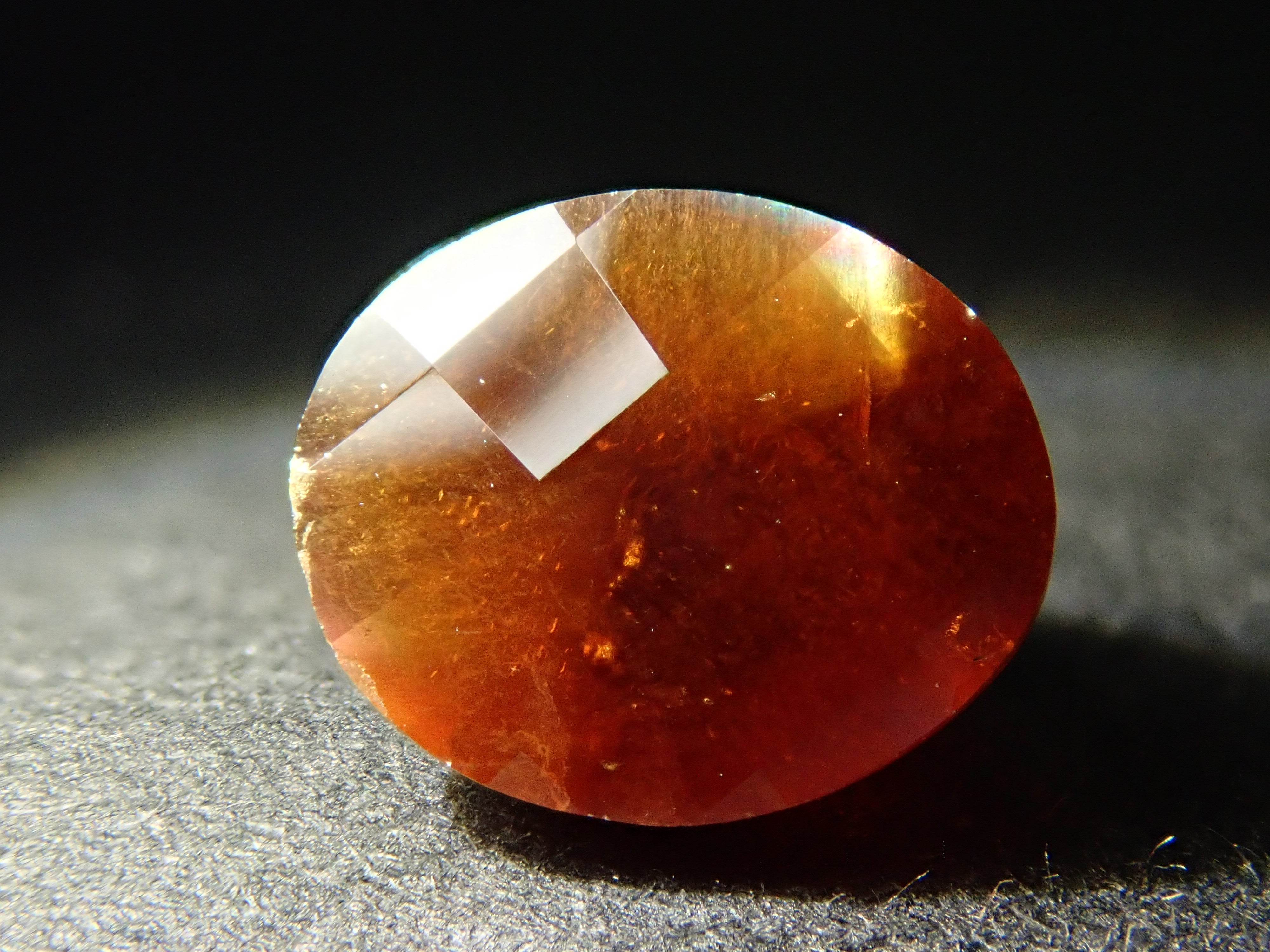 奈良県天川村産レインボーガーネット(アンドラダイトガーネット) 1.533ctルース