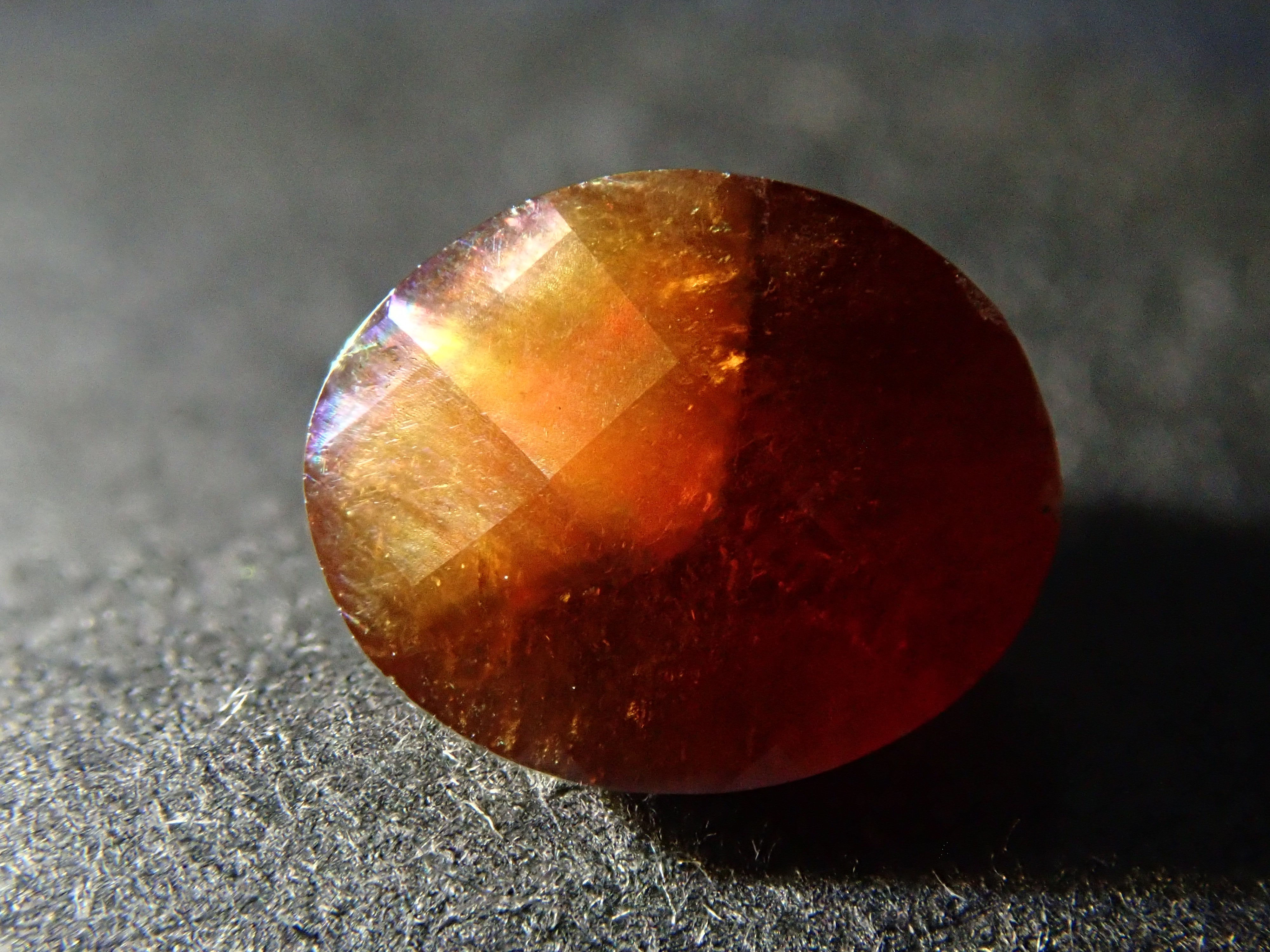 奈良県天川村産レインボーガーネット(アンドラダイトガーネット) 1.533ctルース