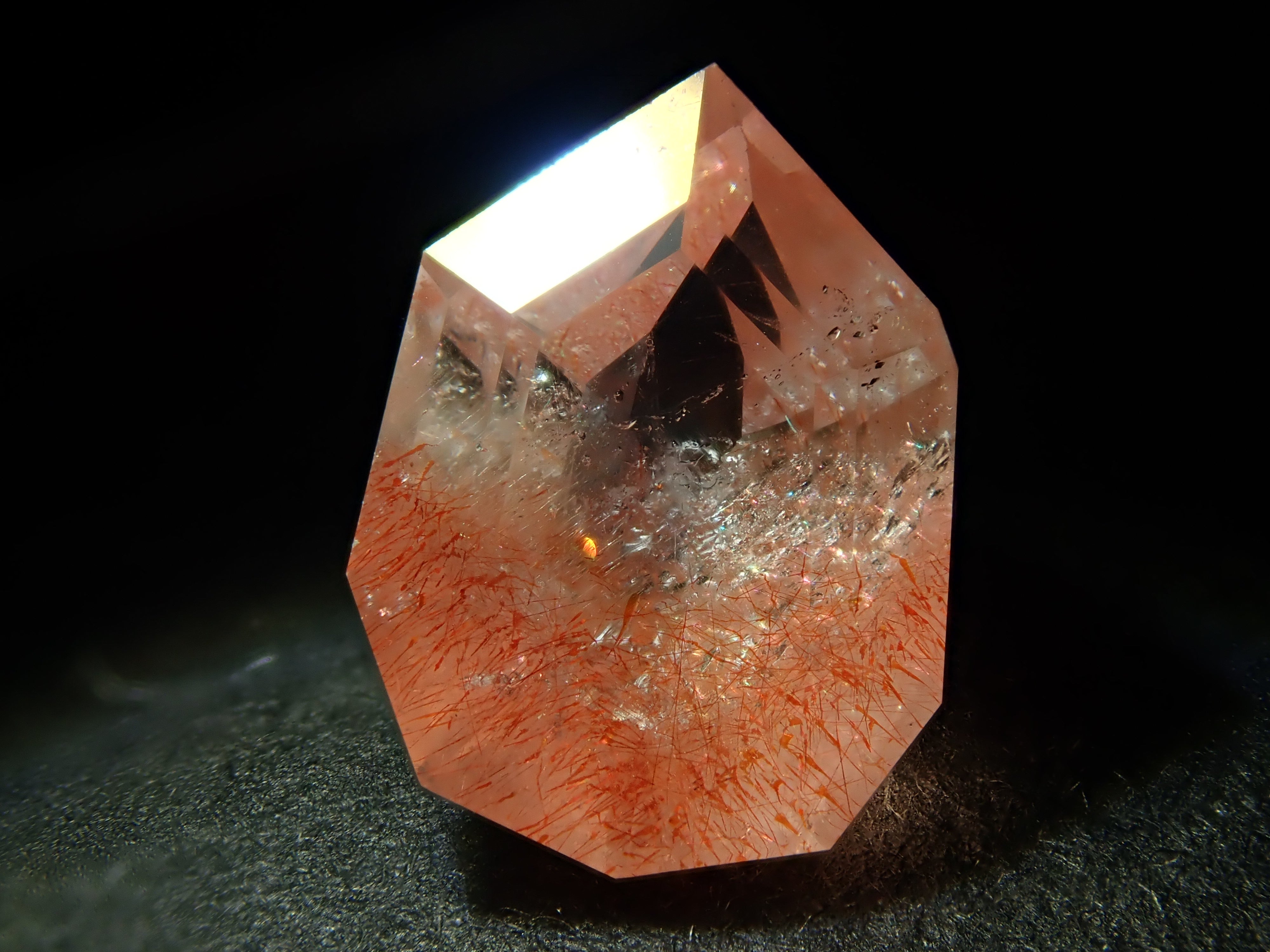 カザフスタン産ストロベリークォーツ 1.536ctルース