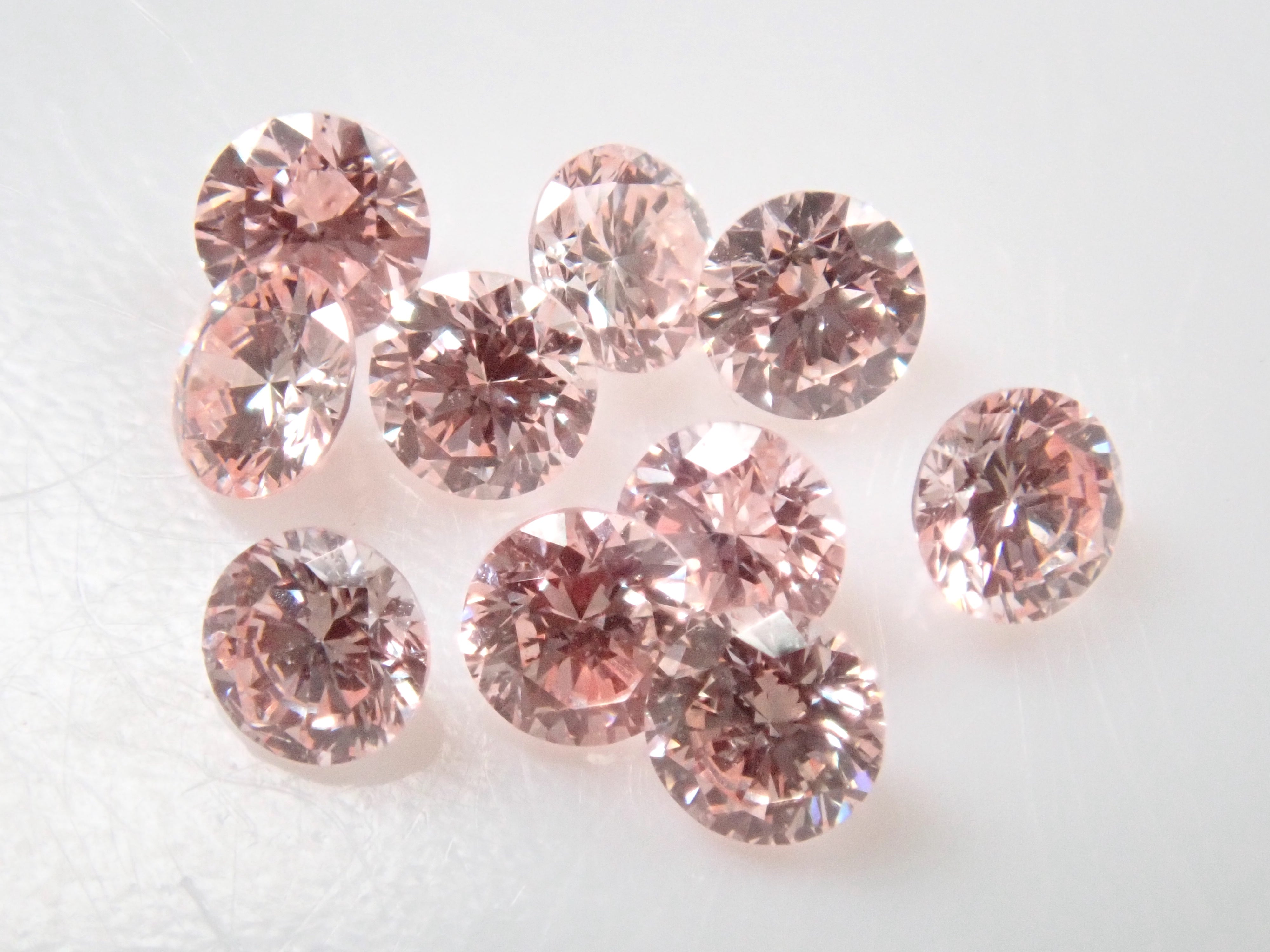 實驗室培育粉紅鑽(2mm,合成粉紅鑽,約彩淡粉紅色)1 顆裸鑽(多買優惠)