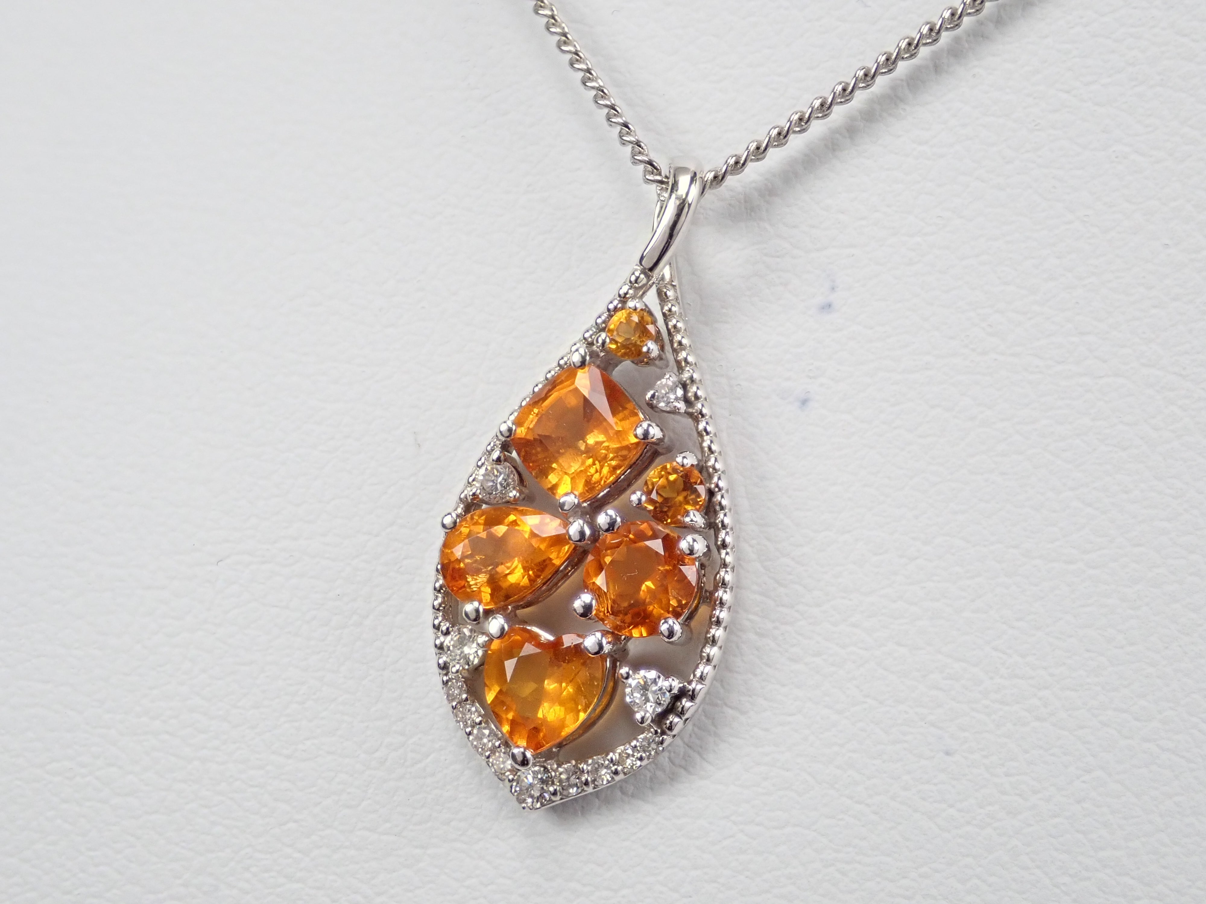 K18WGクリノヒューマイト1.79ct ・ダイヤモンドペンダントトップ(ネックレストップ)