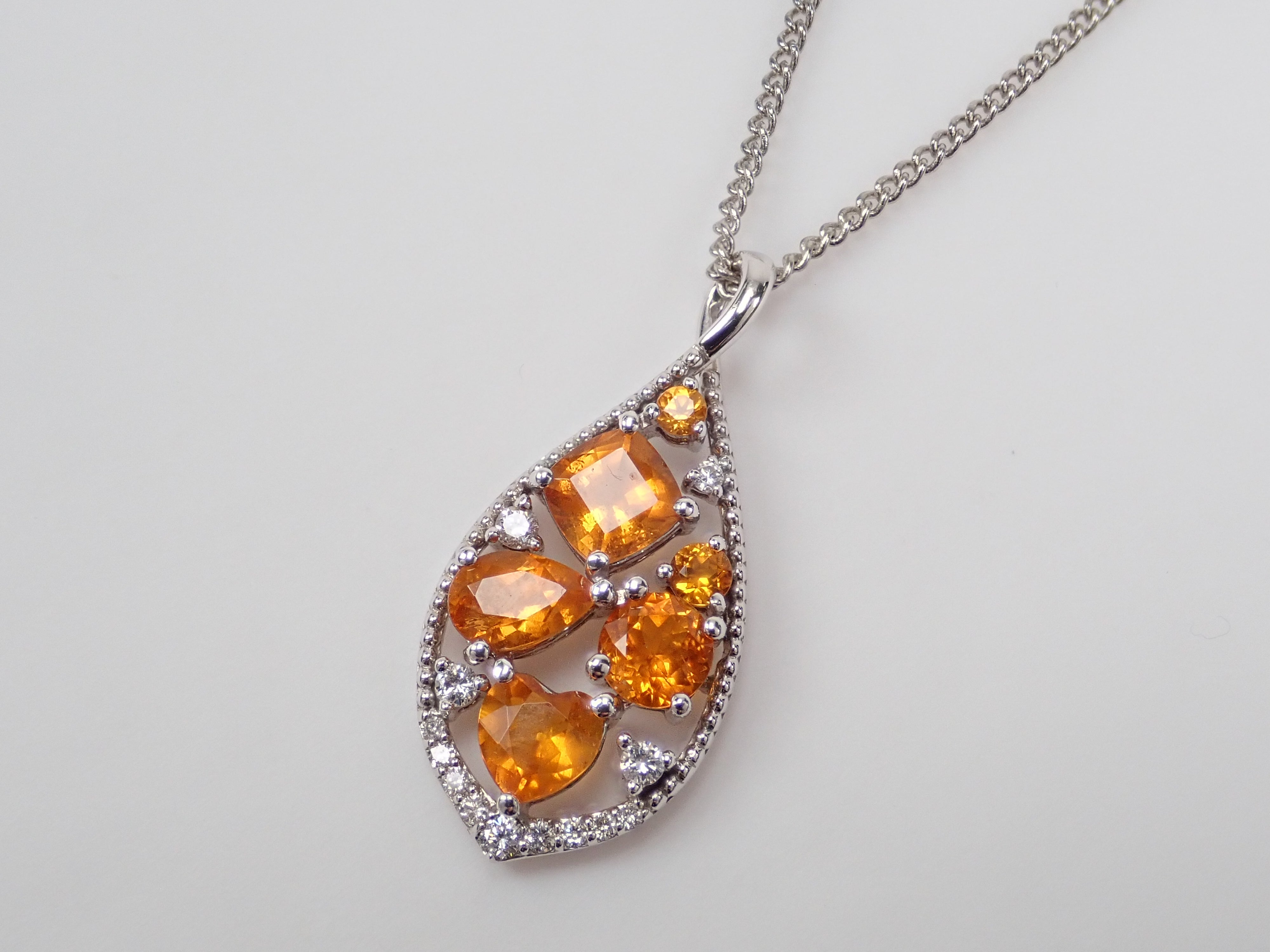 K18WGクリノヒューマイト1.79ct ・ダイヤモンドペンダントトップ(ネックレストップ)