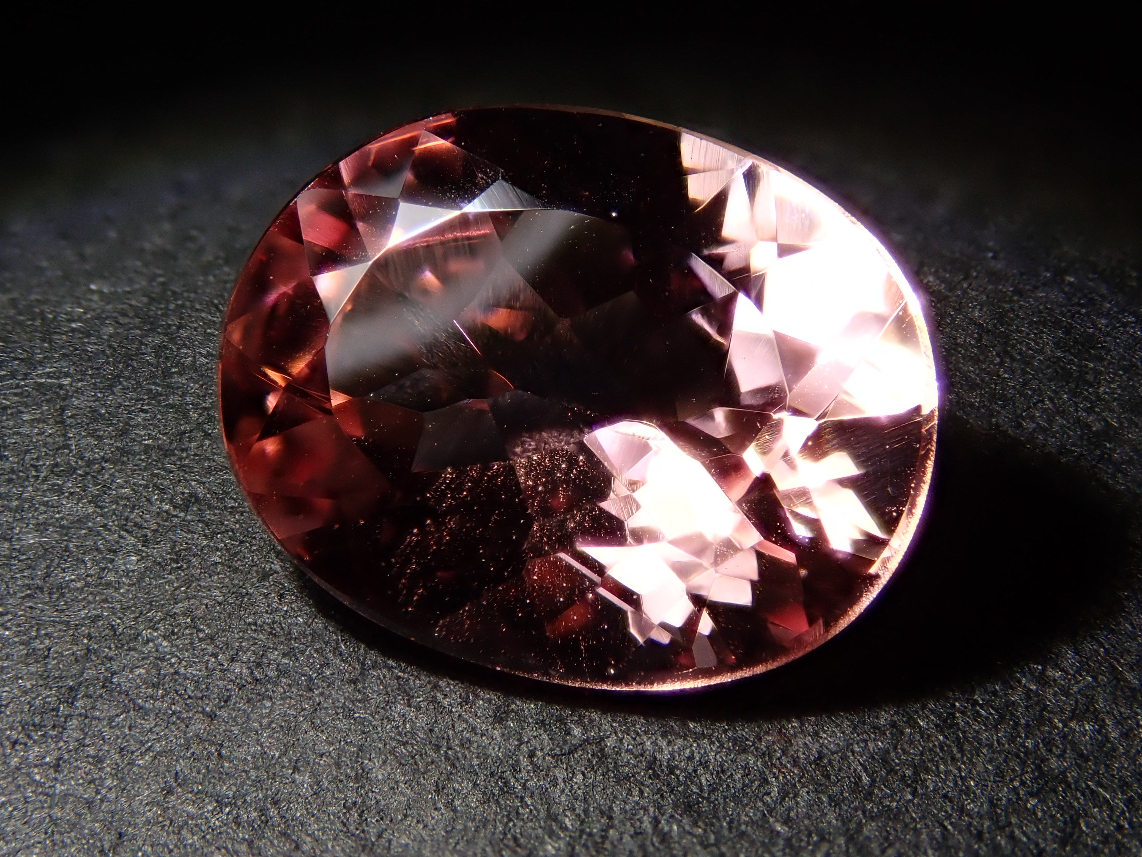 巴西未經加熱處理的粉紅帝王托帕石(雪莉粉)2.221克拉裸石