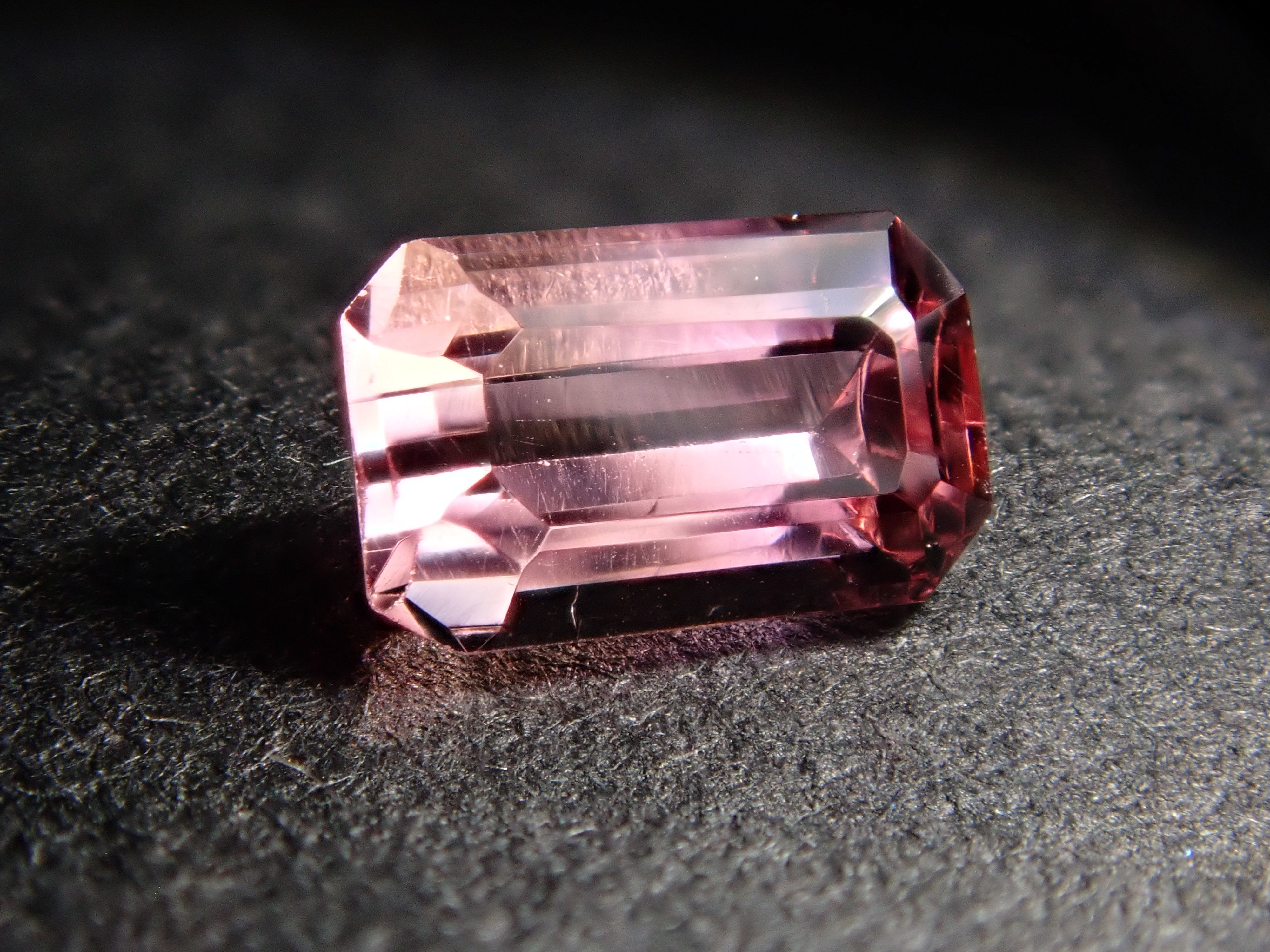 巴西未經加熱處理的粉紅帝王托帕石(雪莉粉)0.438克拉裸石