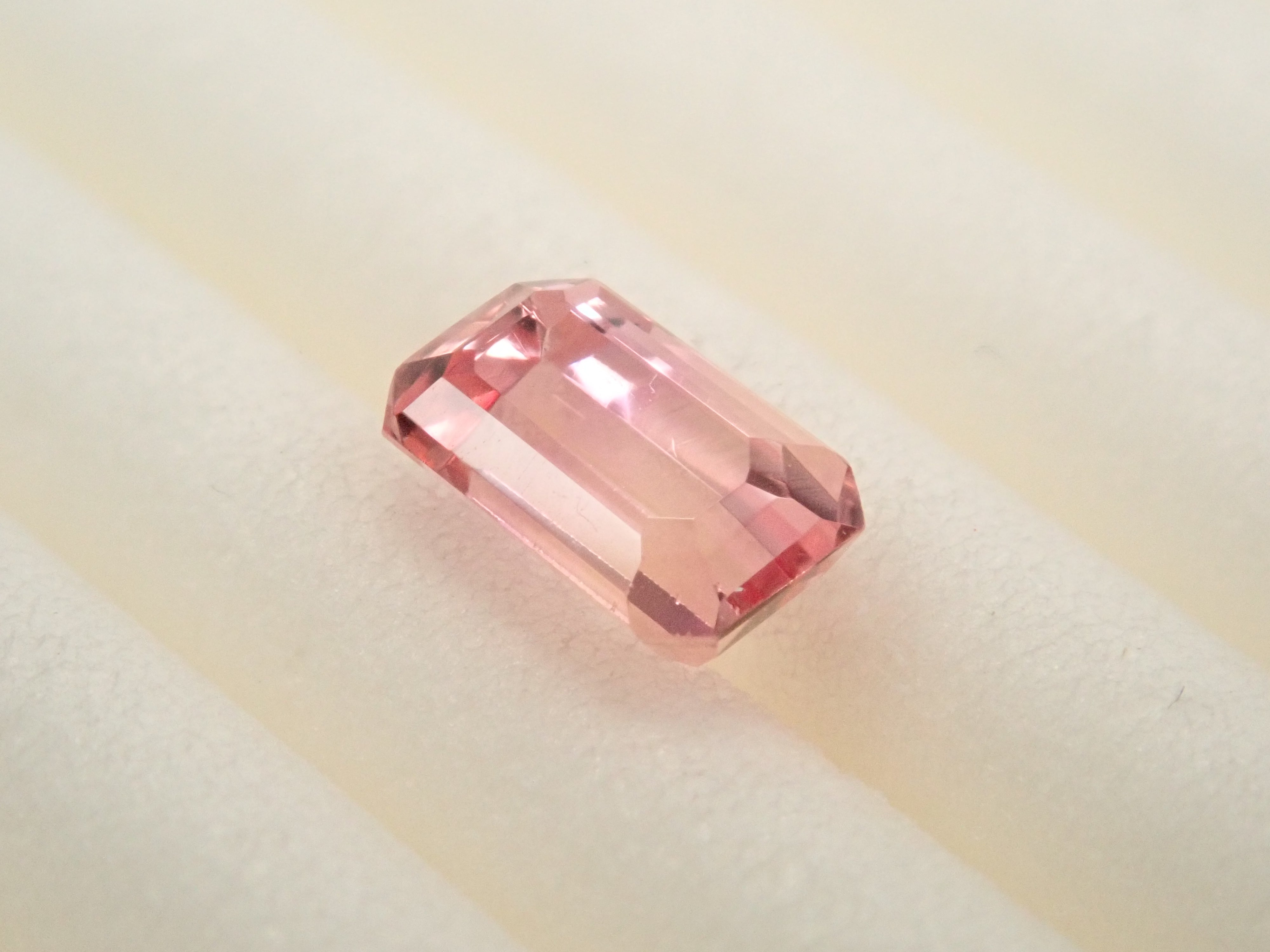 巴西未經加熱處理的粉紅帝王托帕石(雪莉粉)0.438克拉裸石
