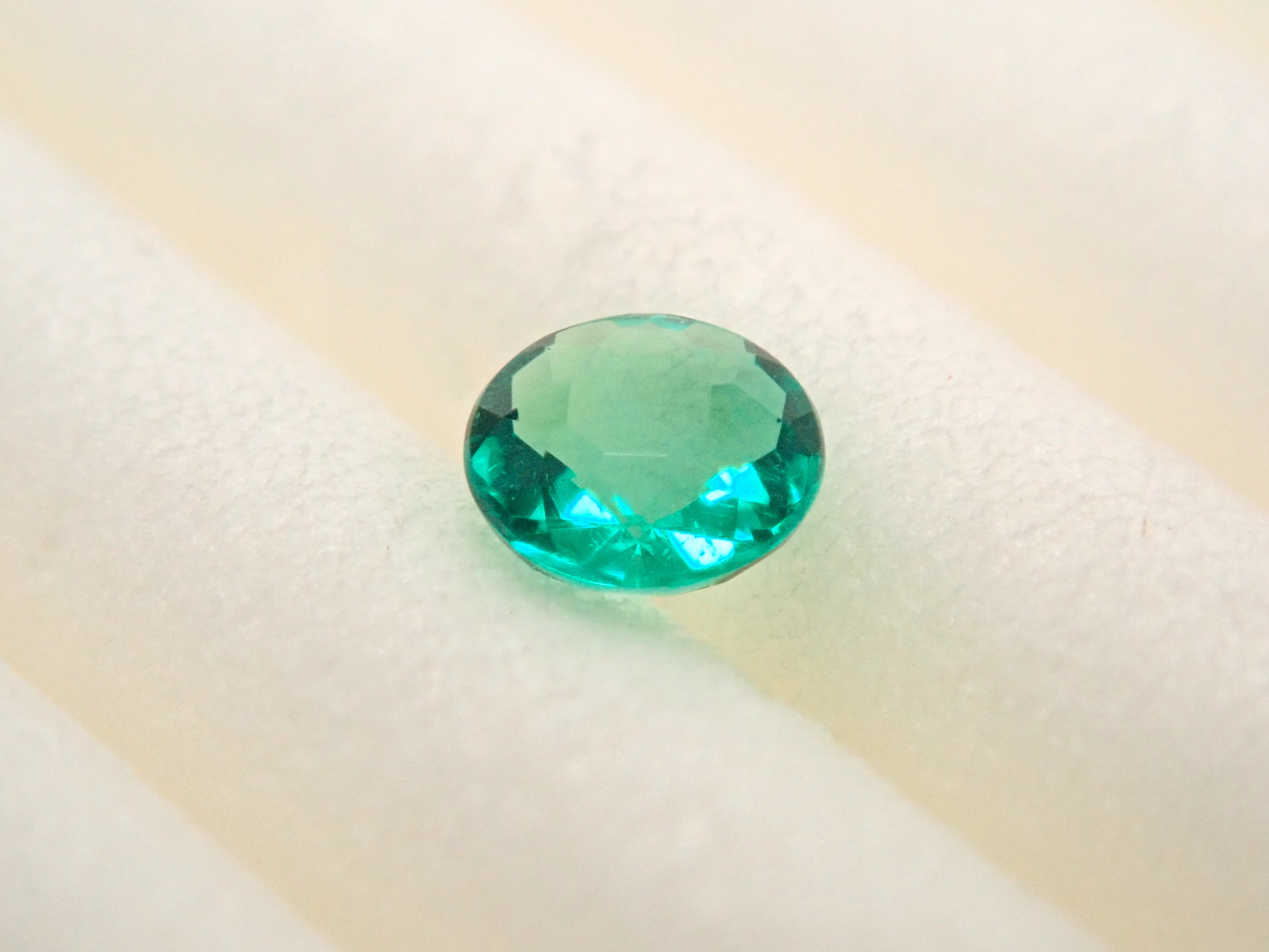 【2/7 22時販売】コロンビア産ノンオイルエメラルド(NONE) 2.8mm/0.070ctルース GIA