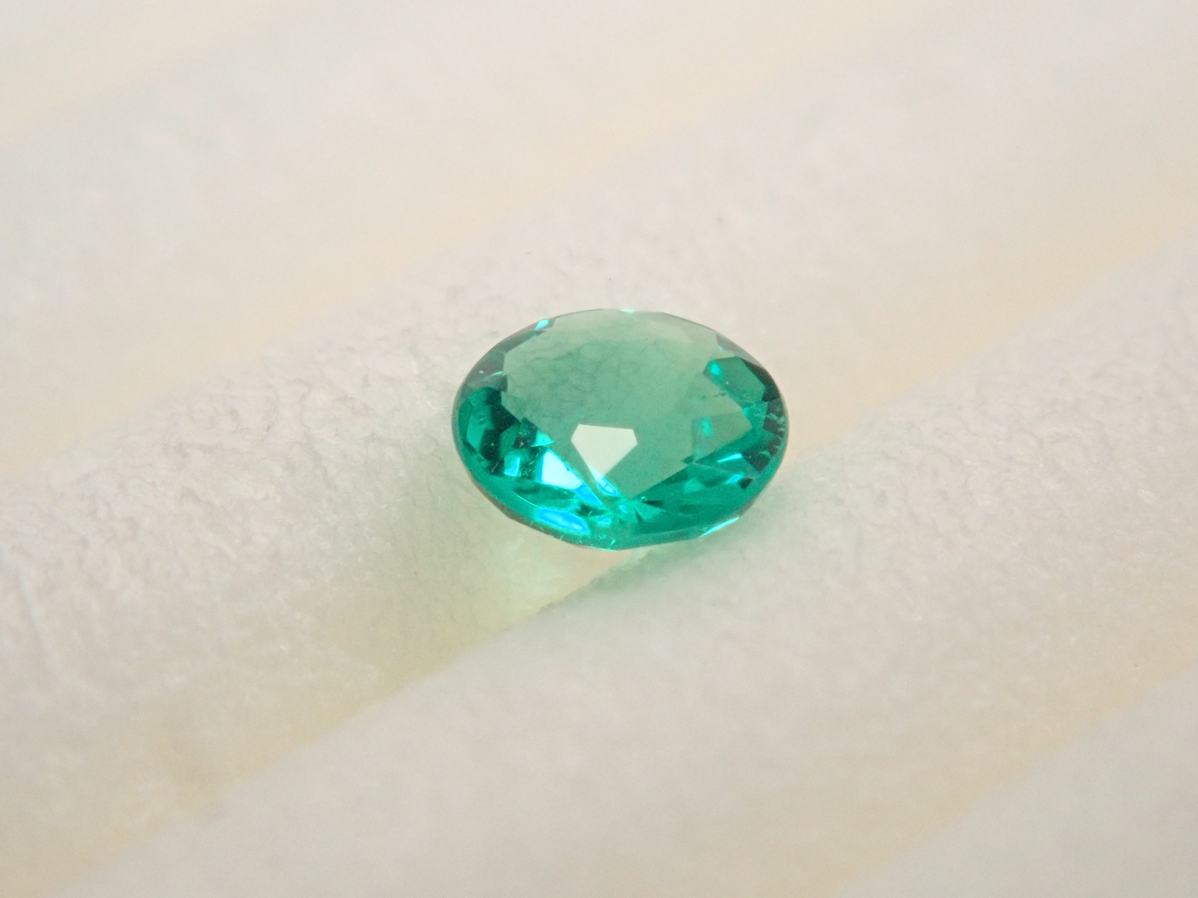 【2/7 22時販売】コロンビア産ノンオイルエメラルド(NONE) 2.8mm/0.070ctルース GIA