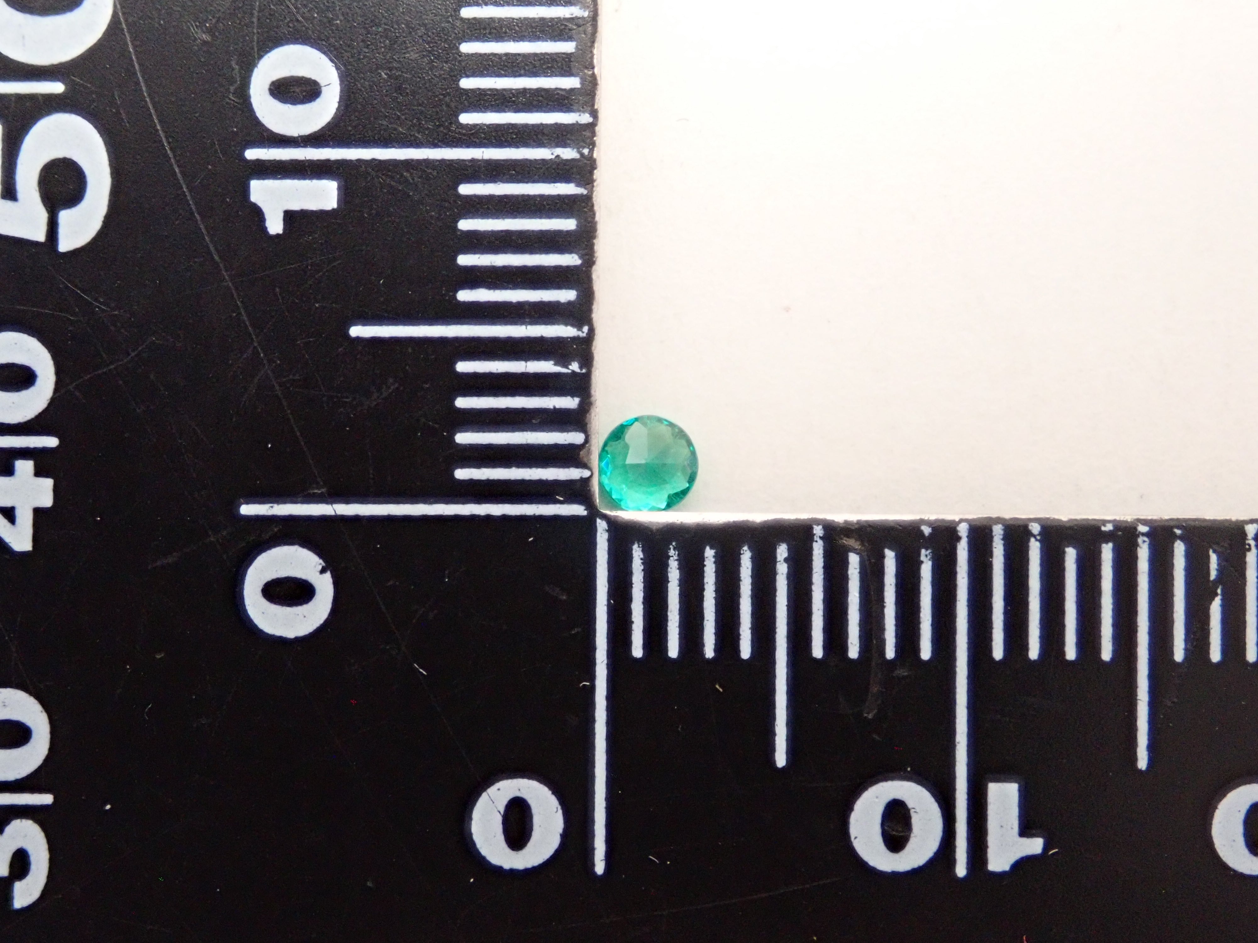 【2/7 22時販売】コロンビア産ノンオイルエメラルド(NONE) 2.8mm/0.070ctルース GIA