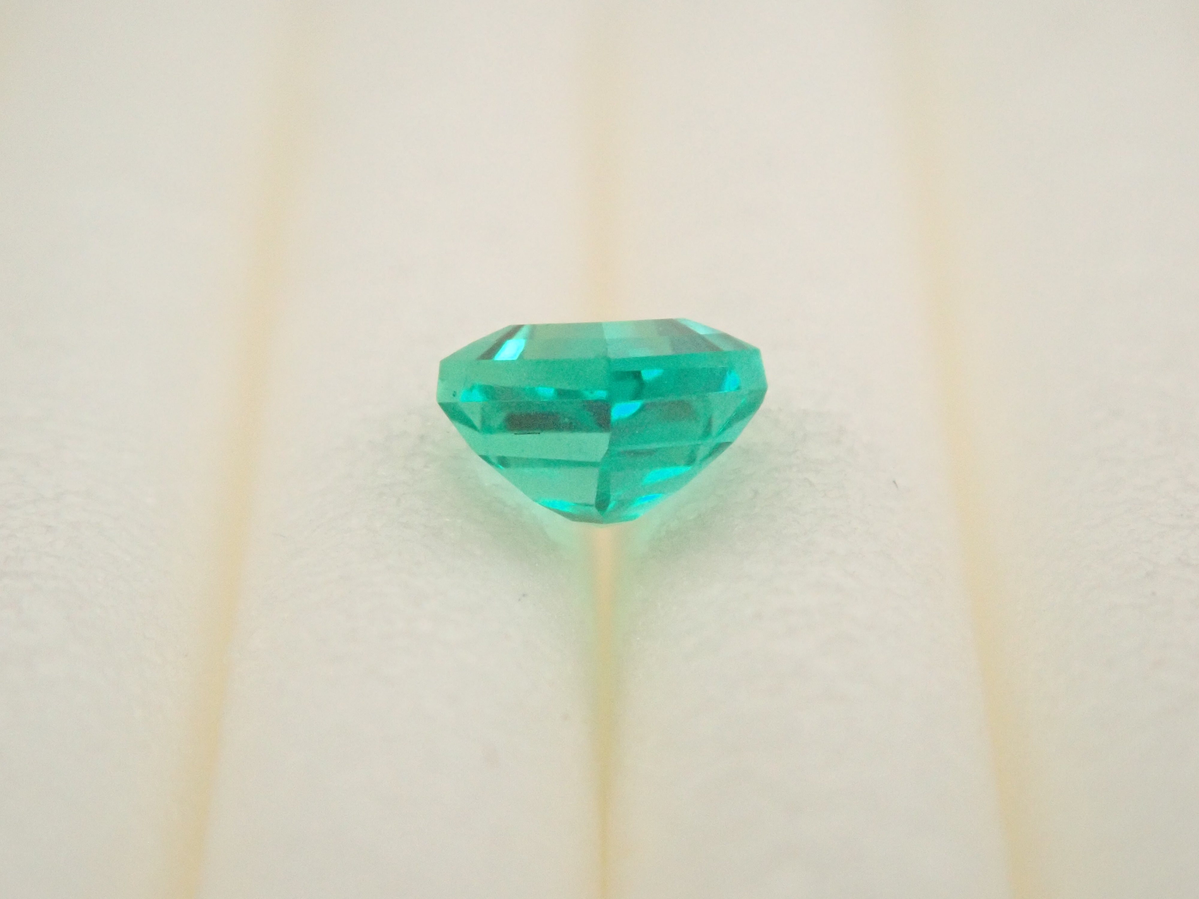 コロンビア産ノンオイルエメラルド 0.17ctルース GIA