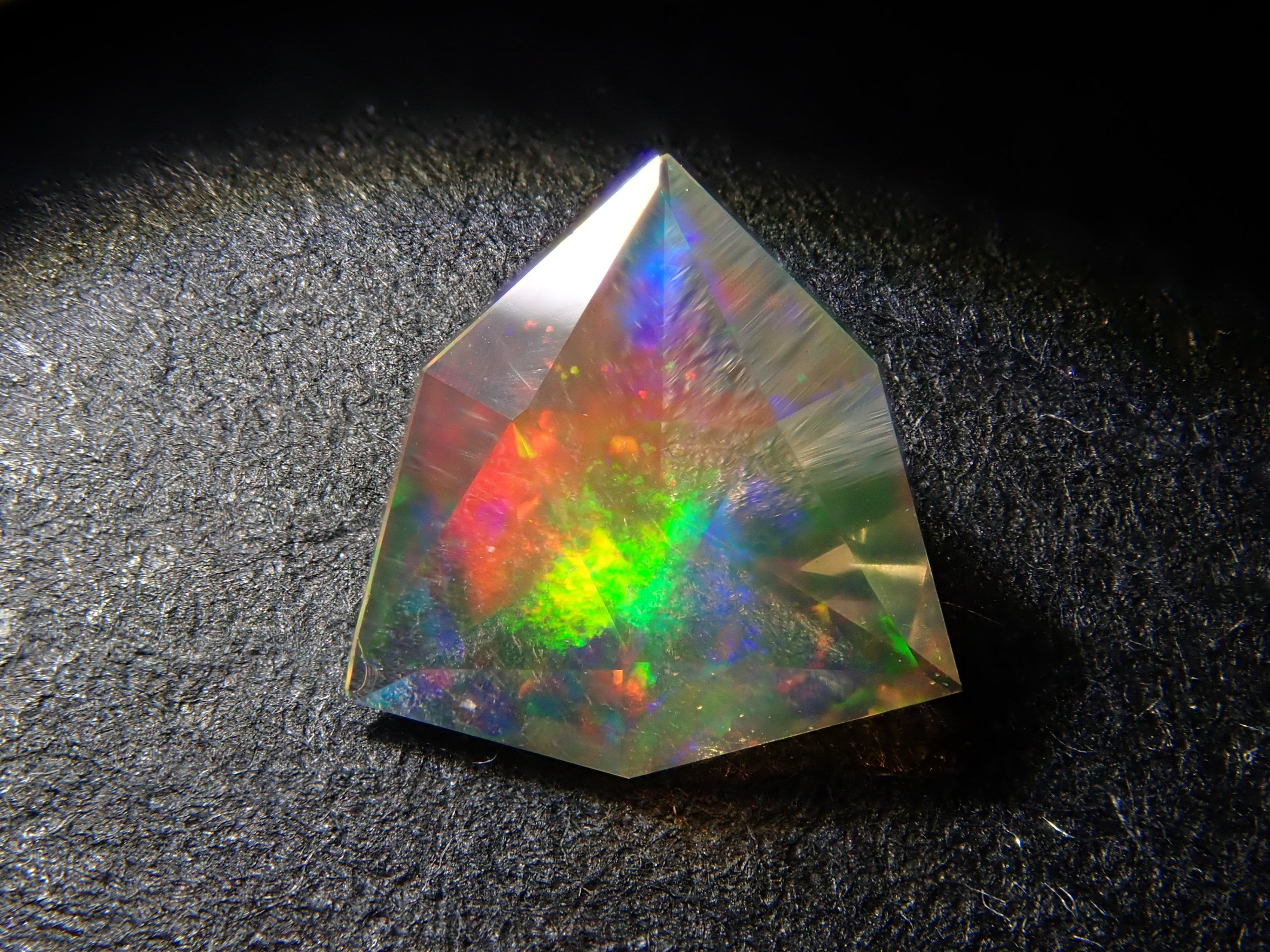 【1/25 22時販売】メキシコ産ファイアオパール 0.191ctルース(ファセットカット)