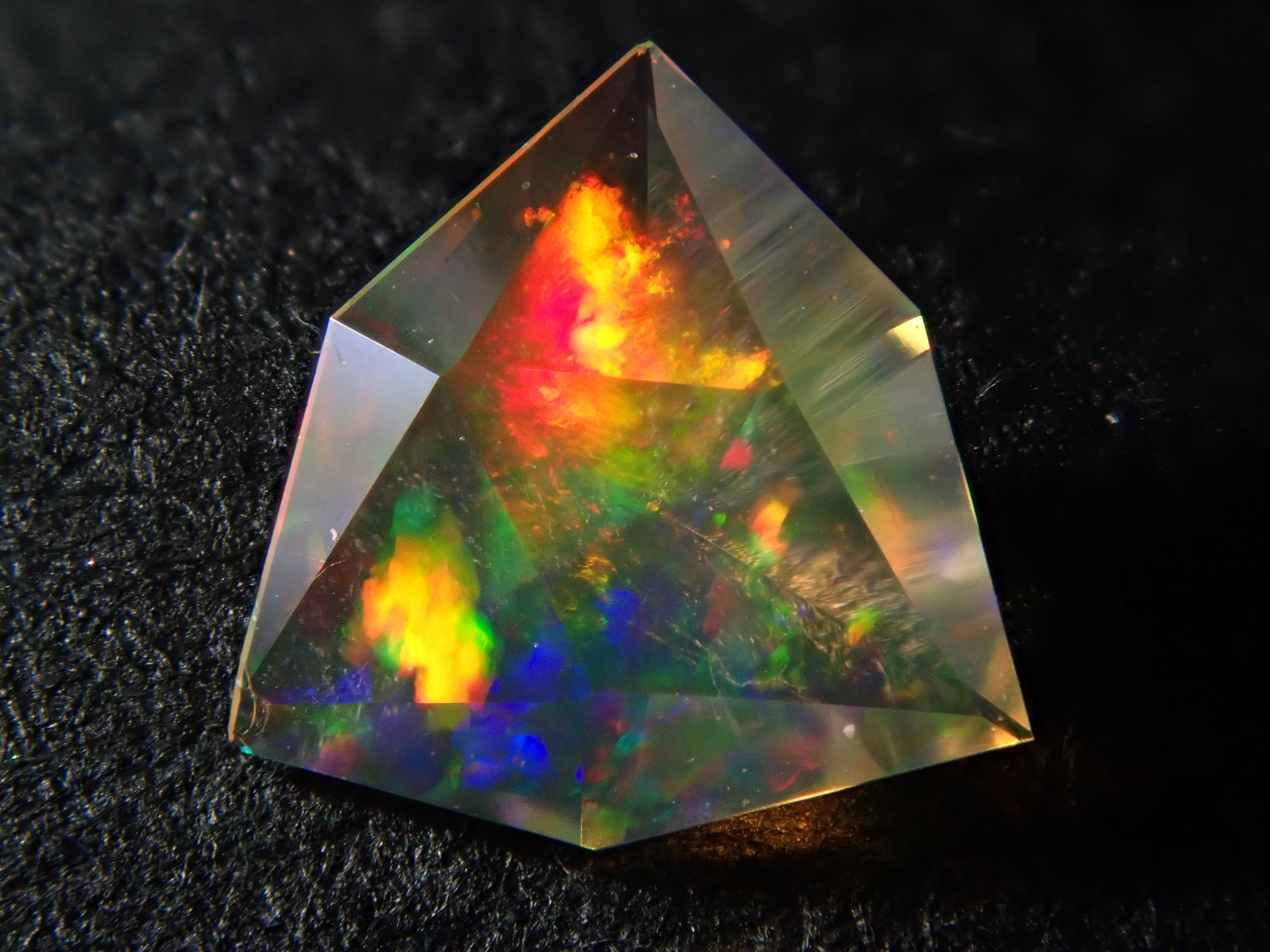 【1/25 22時販売】メキシコ産ファイアオパール 0.191ctルース(ファセットカット)