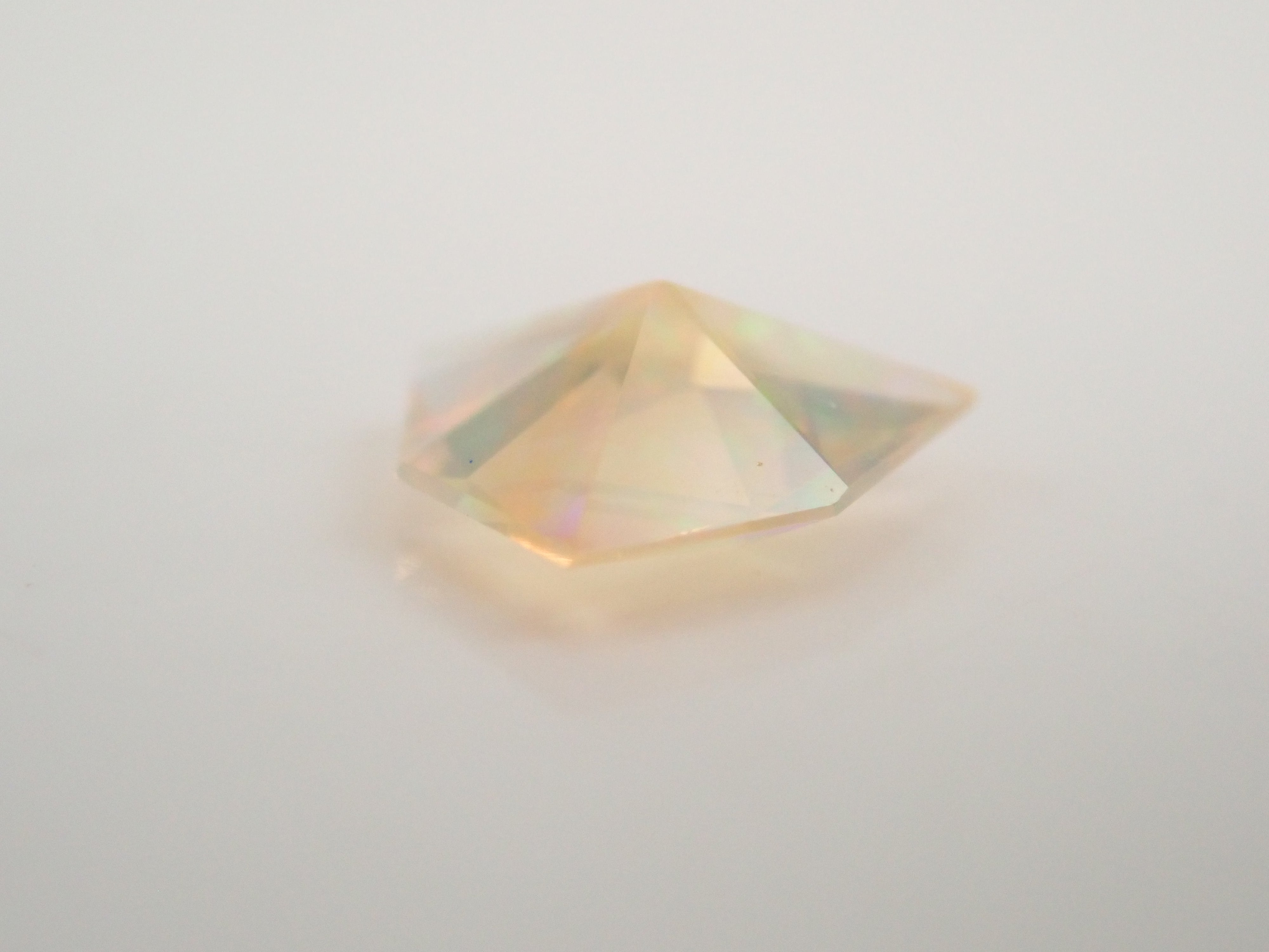 【1/25 22時販売】メキシコ産ファイアオパール 0.191ctルース(ファセットカット)