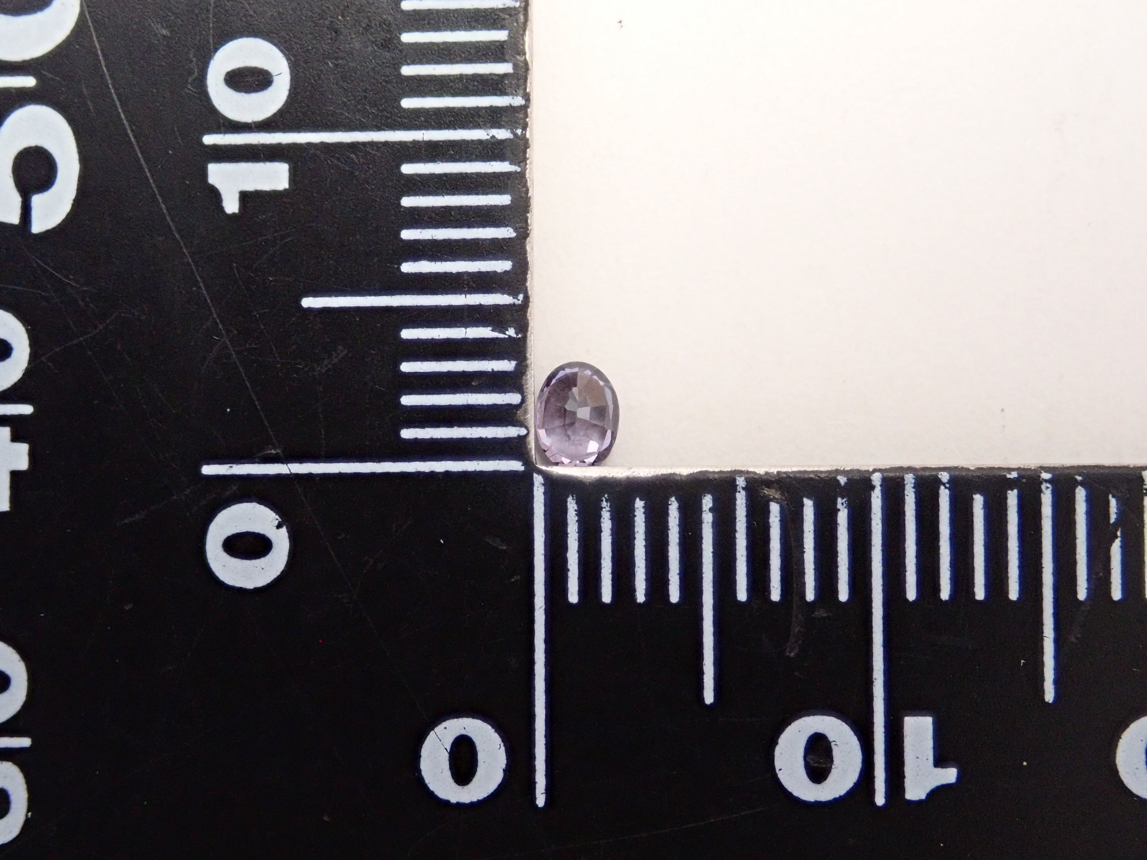 【1/27 22時販売】マダガスカル産ベキリーブルーガーネット(カラーチェンジガーネット) 0.132ctルース