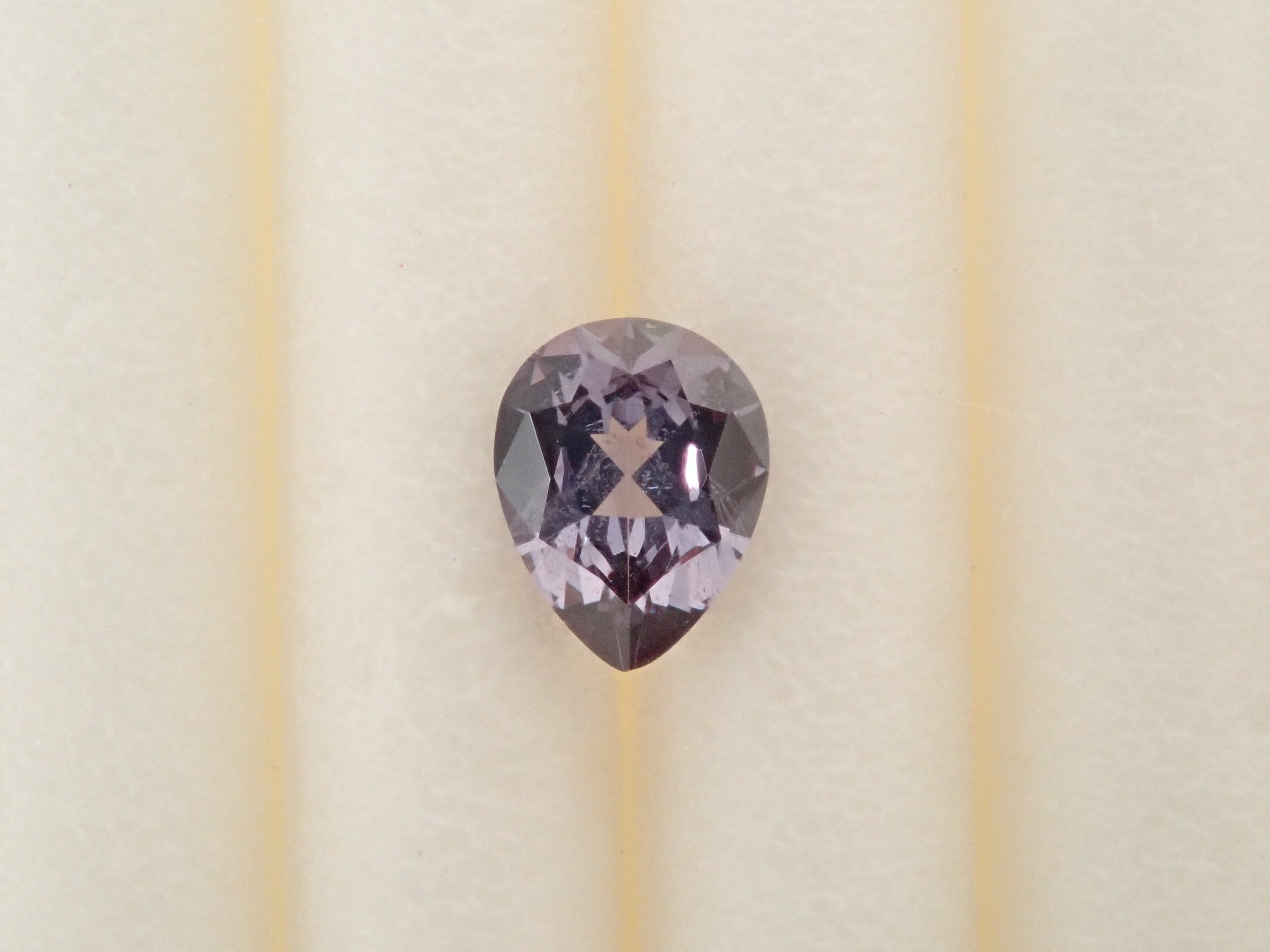 【1/27 22時販売】マダガスカル産ベキリーブルーガーネット(カラーチェンジガーネット) 0.150ctルース