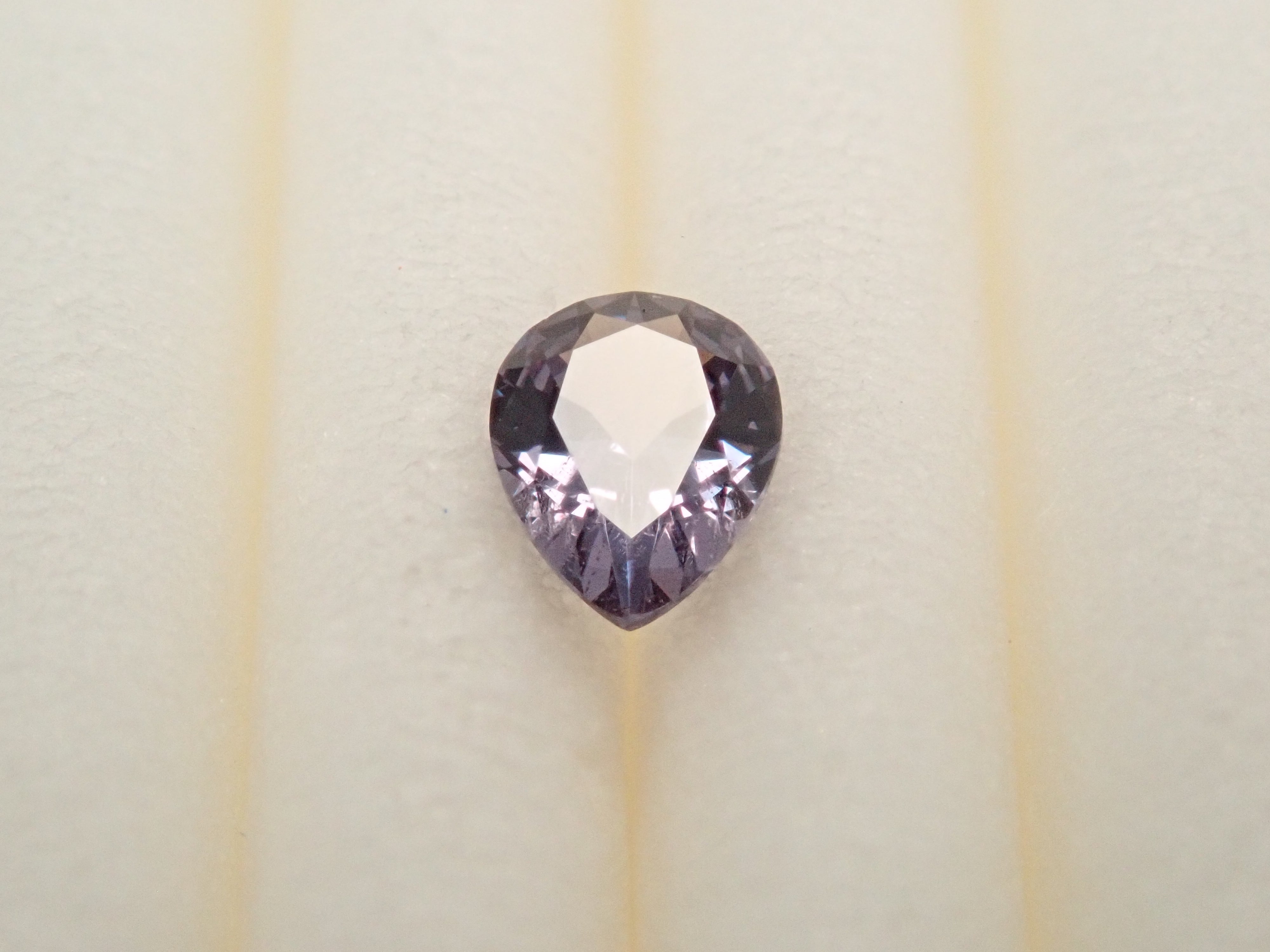 【1/27 22時販売】マダガスカル産ベキリーブルーガーネット(カラーチェンジガーネット) 0.150ctルース