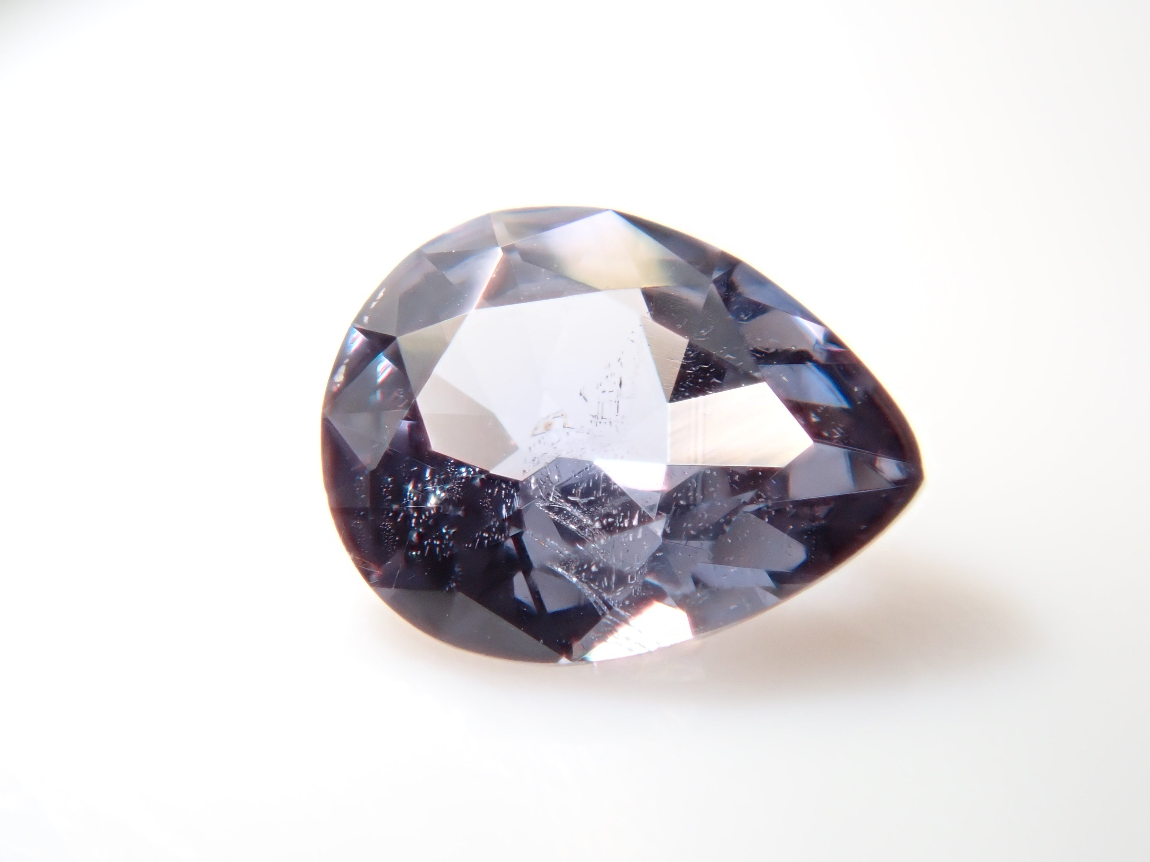 【1/27 22時販売】マダガスカル産ベキリーブルーガーネット(カラーチェンジガーネット) 0.150ctルース