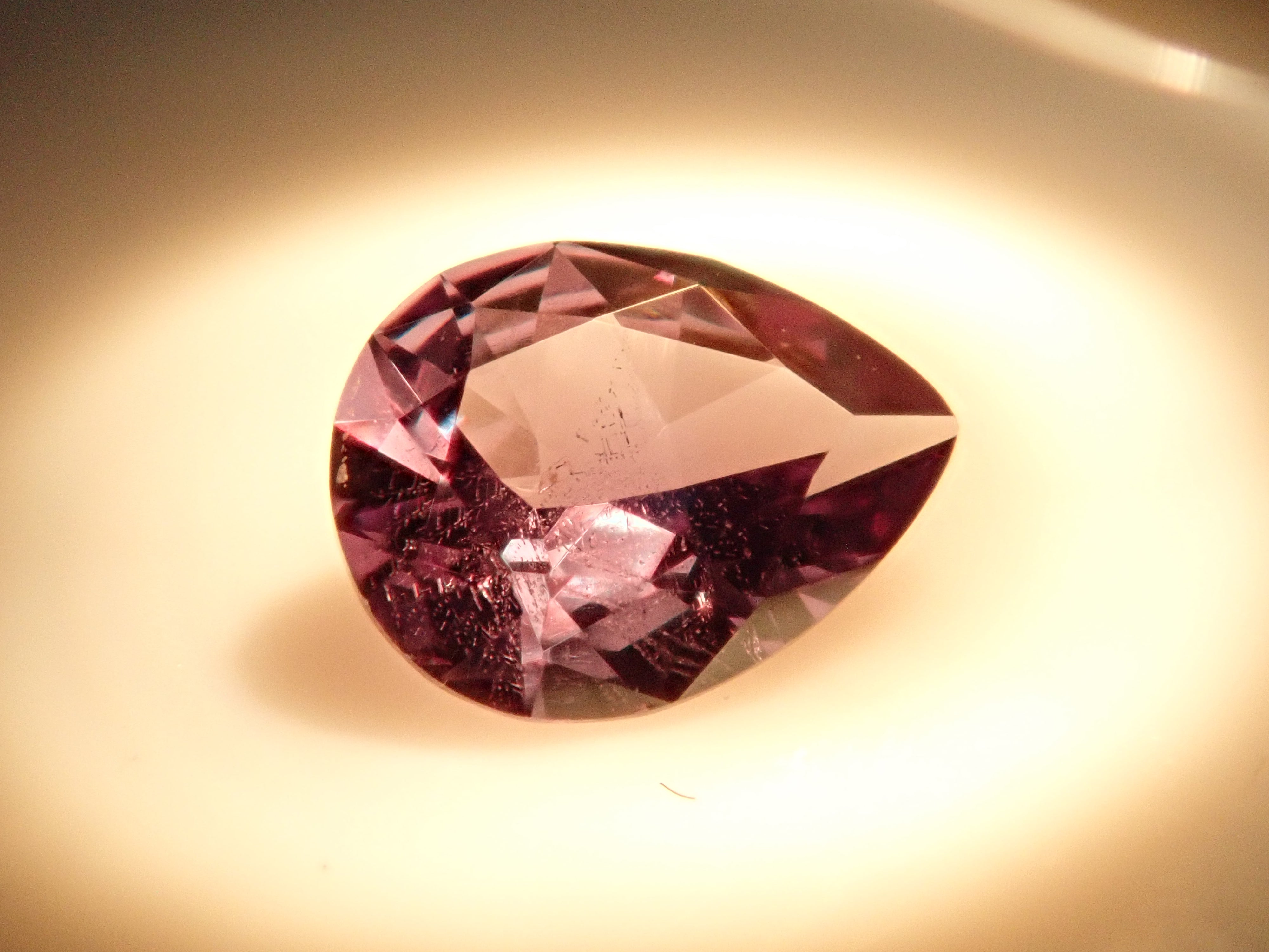 【1/27 22時販売】マダガスカル産ベキリーブルーガーネット(カラーチェンジガーネット) 0.150ctルース