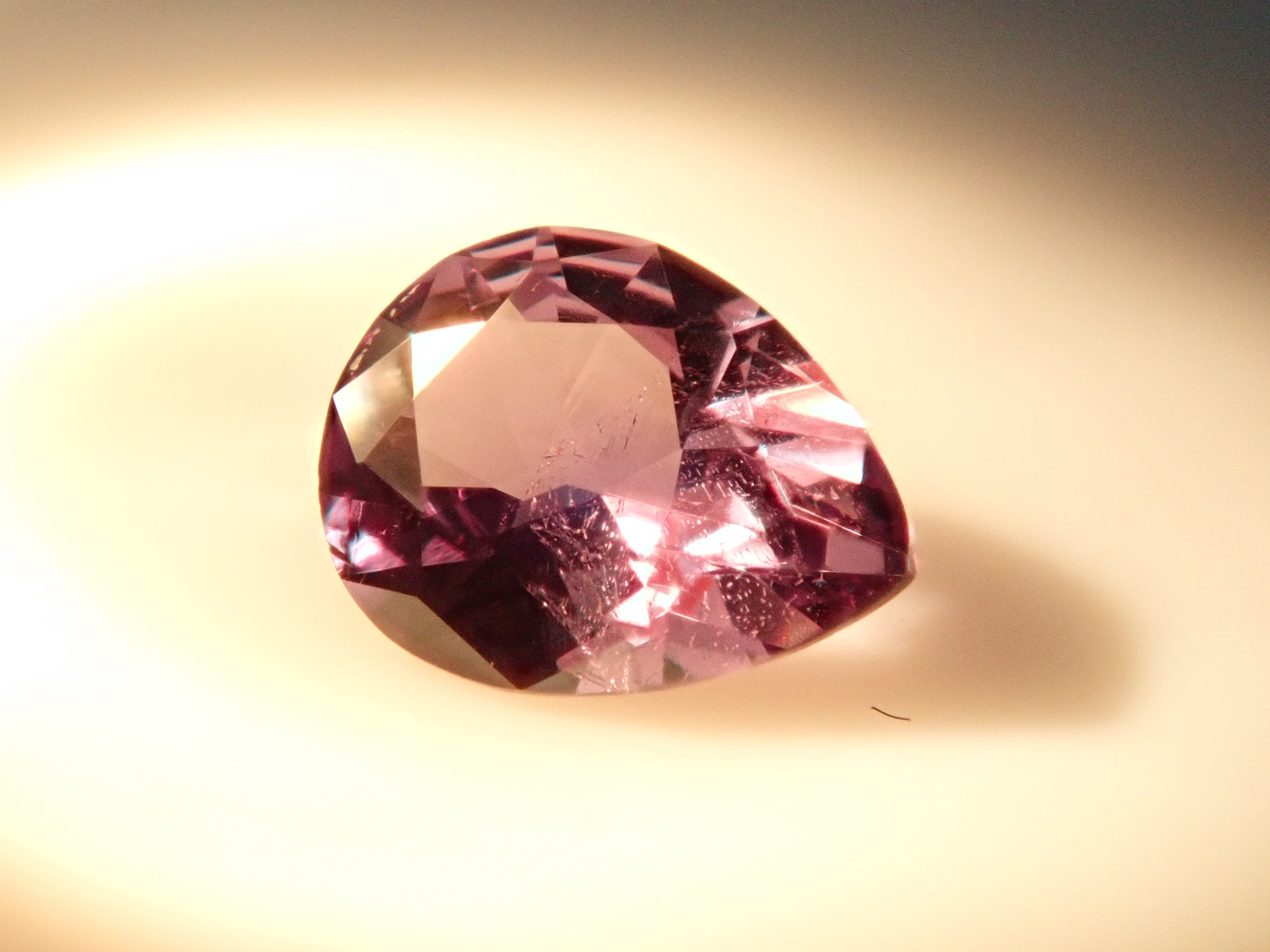 【1/27 22時販売】マダガスカル産ベキリーブルーガーネット(カラーチェンジガーネット) 0.150ctルース