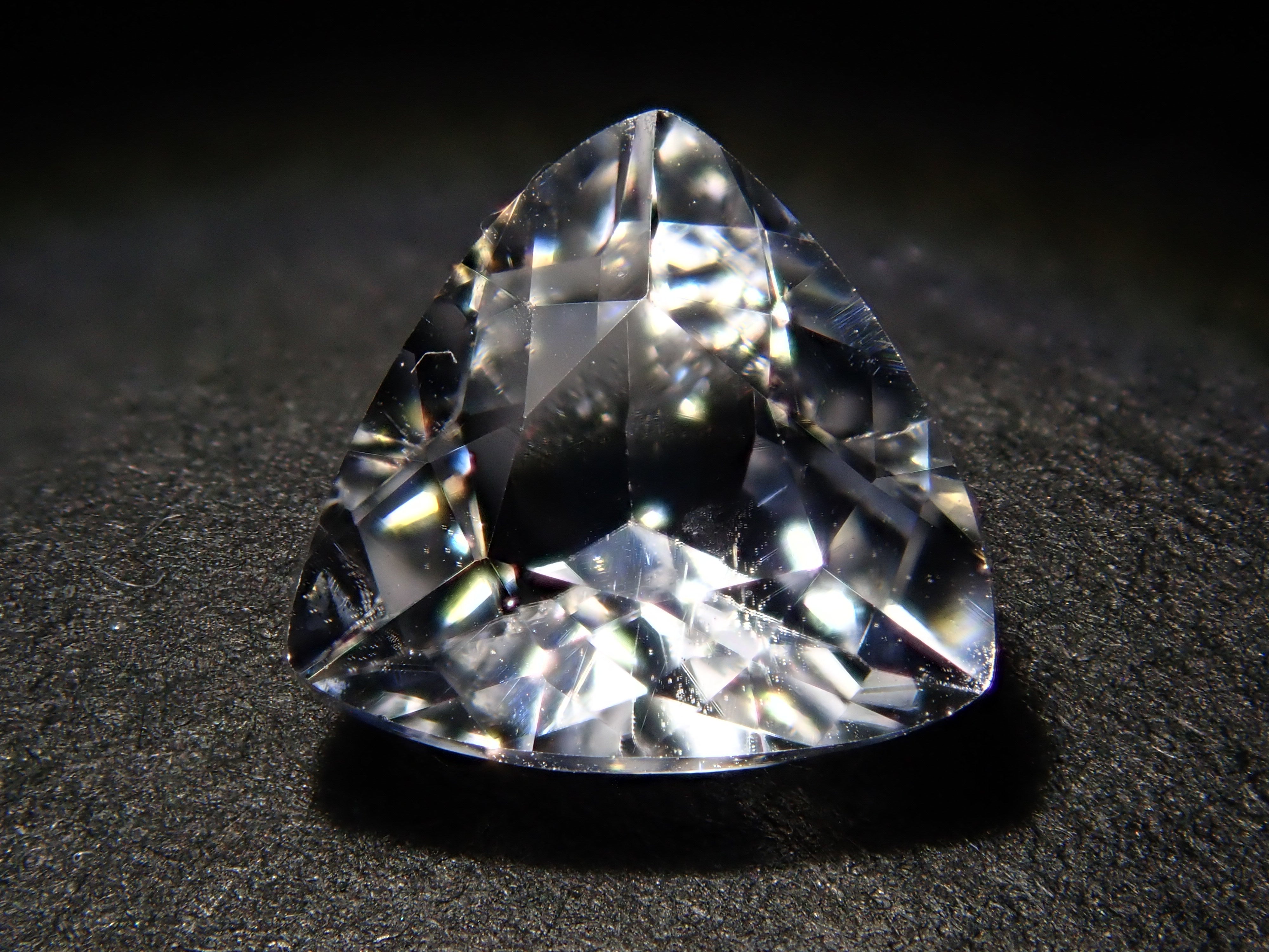 【1/26 22時販売】ロシア産フェナカイト 0.615ctルース