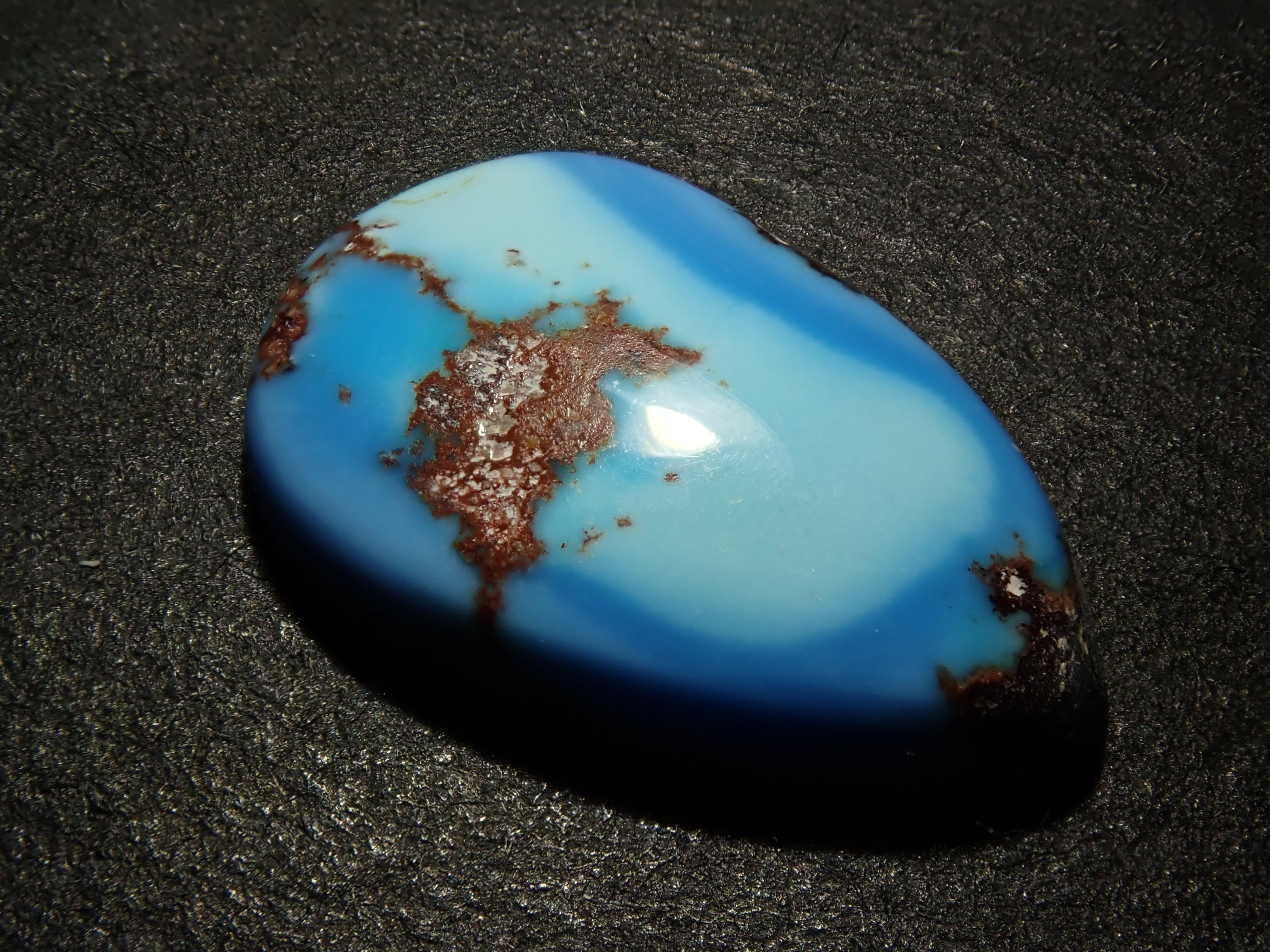 【2月16日晚間10點開售】2.314克拉哈薩克金山綠松石