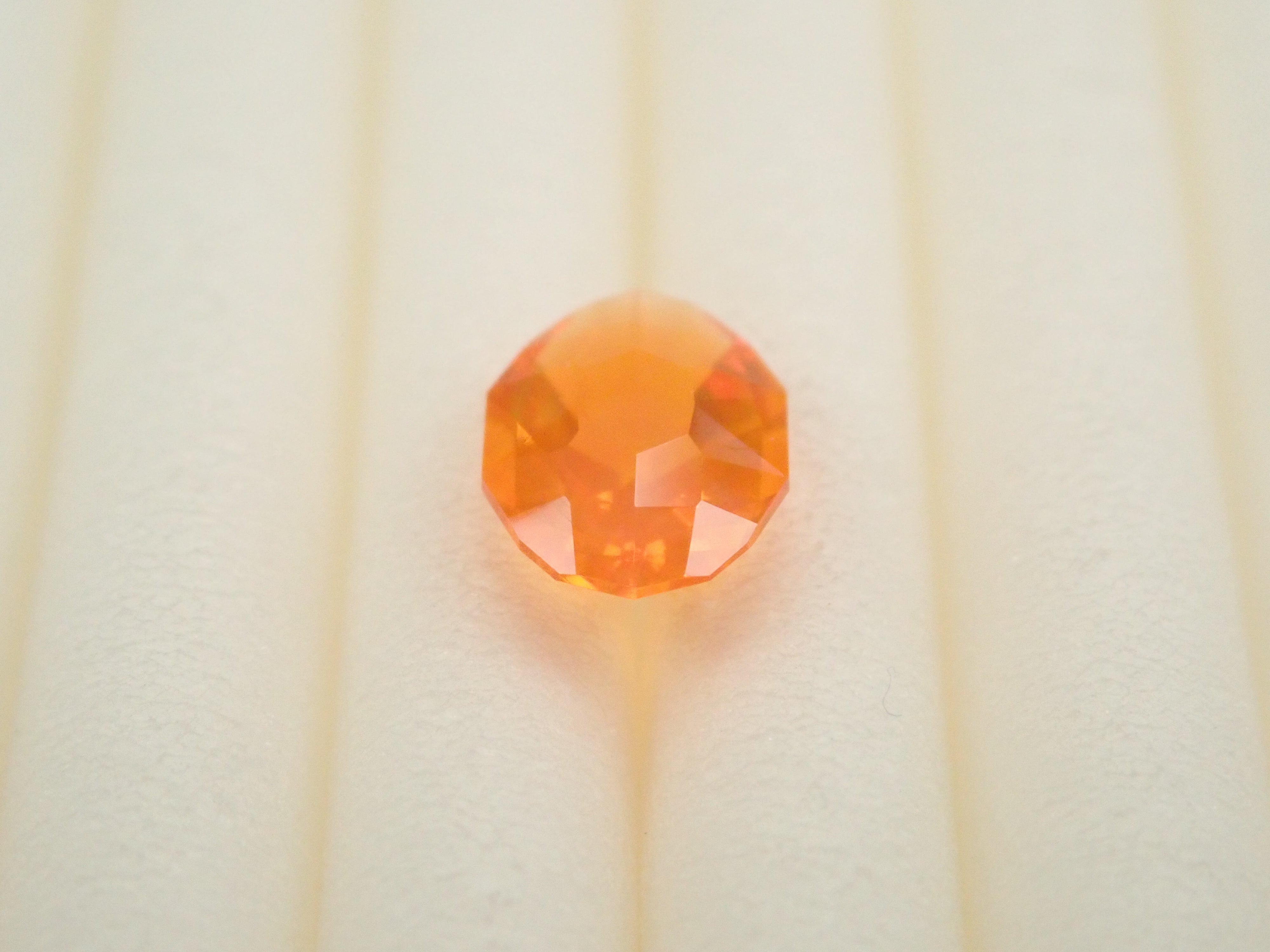 【1/27 22時販売】メキシコ産ファイアオパール 0.235ctルース(ファセットカット)