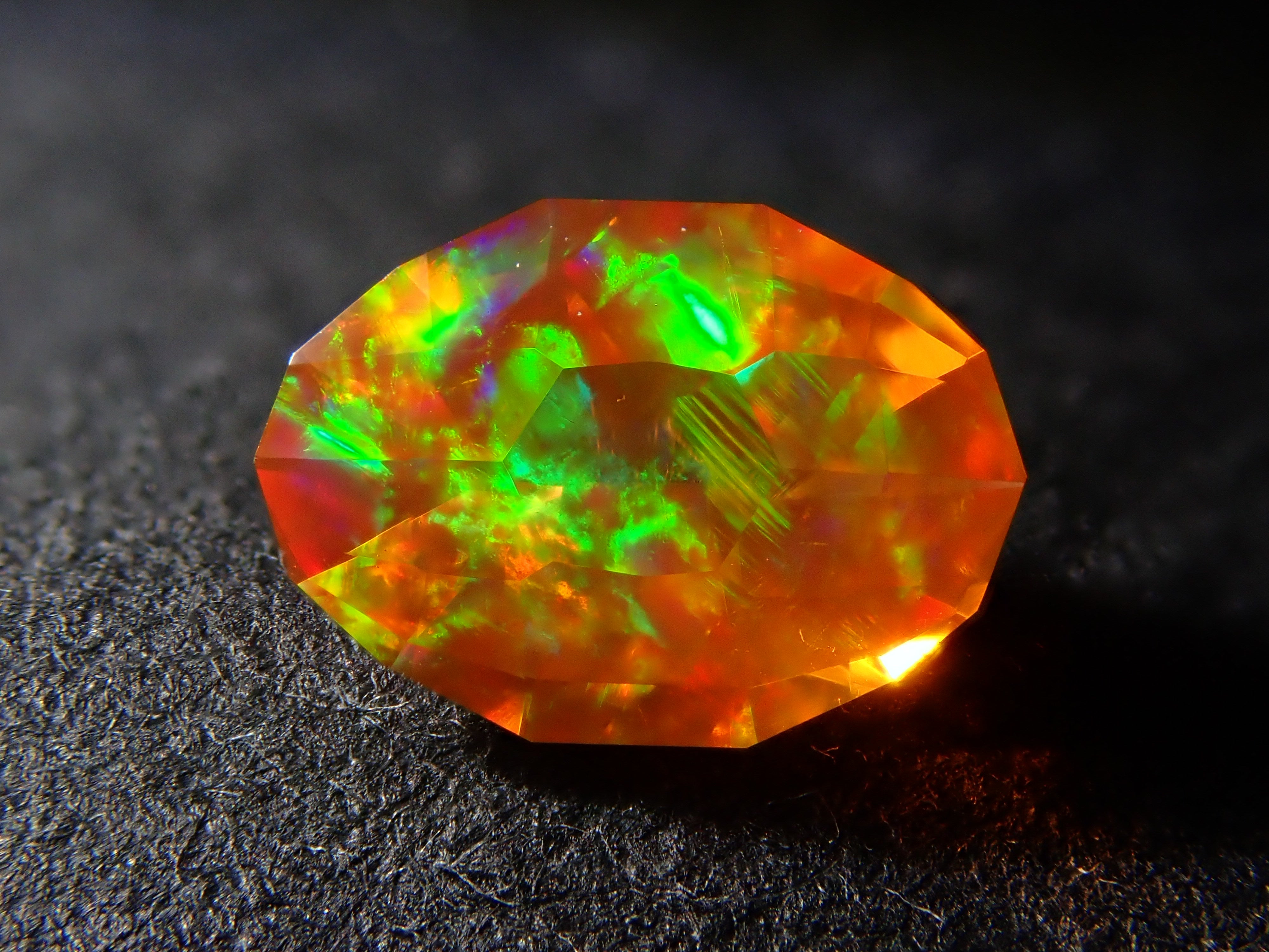 【1/27 22時販売】メキシコ産ファイアオパール 0.235ctルース(ファセットカット)