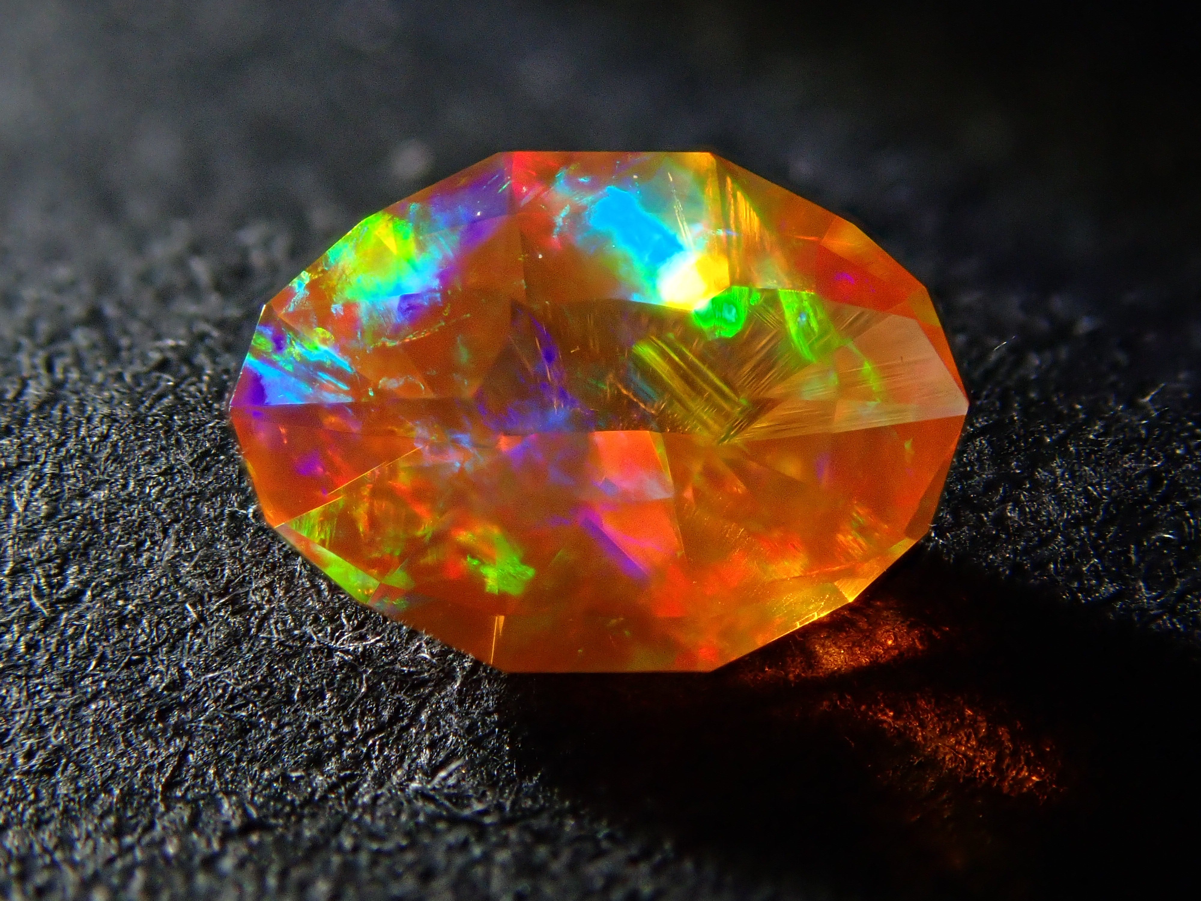 【1/27 22時販売】メキシコ産ファイアオパール 0.235ctルース(ファセットカット)