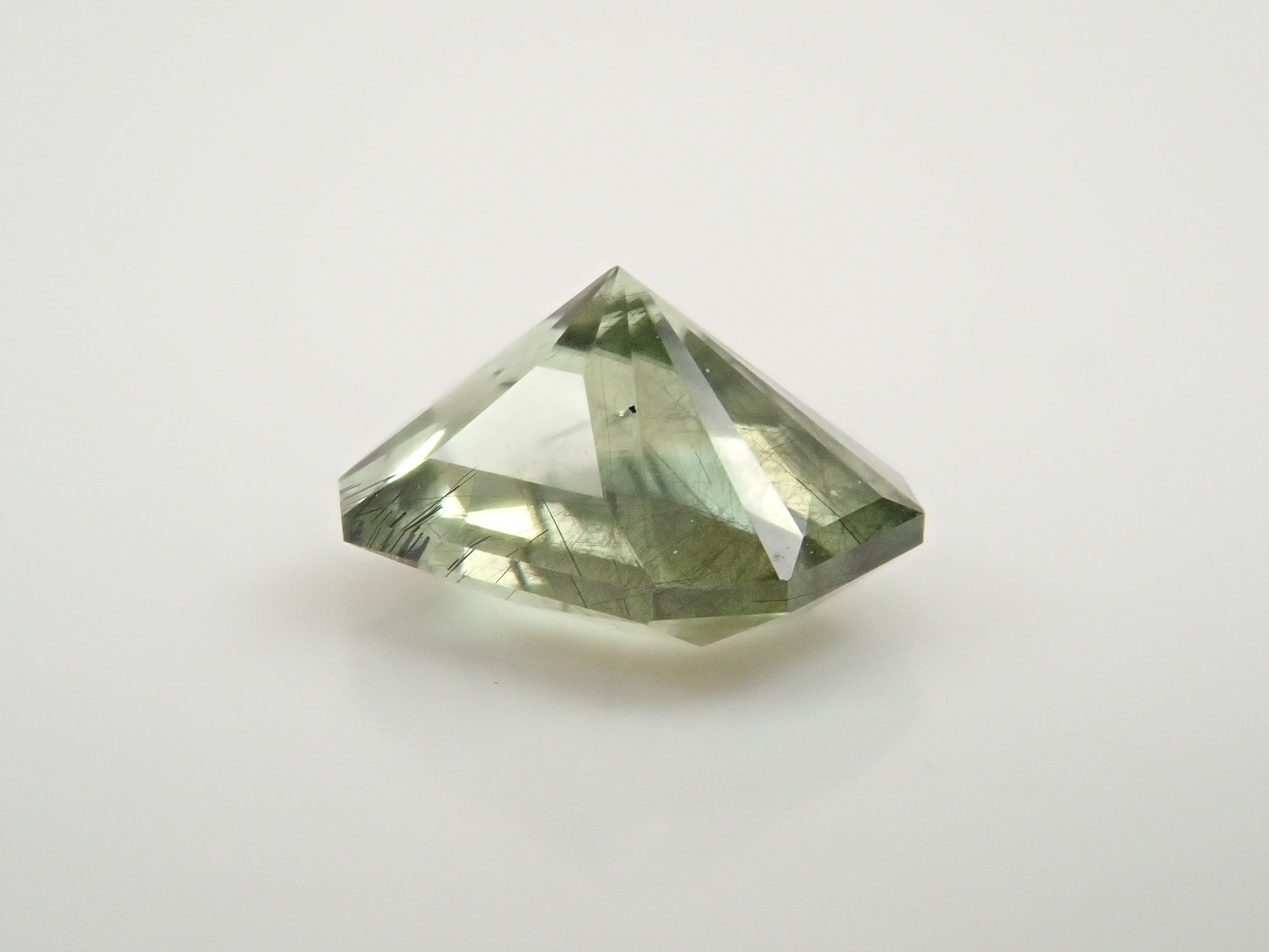 【1月27日晚間10點開賣】巴基斯坦產路德維希橄欖石裸石 0.915克拉