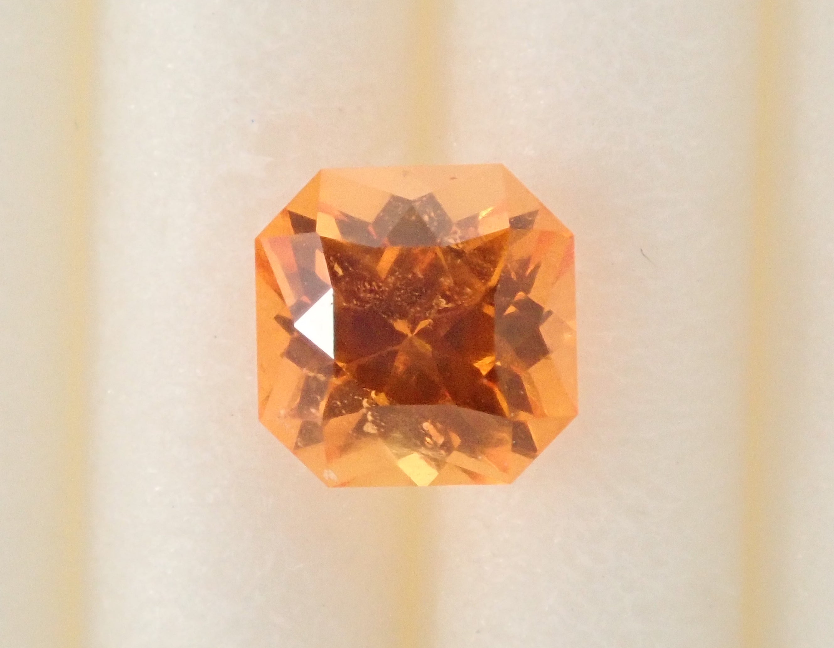 【1/29 22時販売】タンザニア産マンダリンガーネット 0.352ctルース