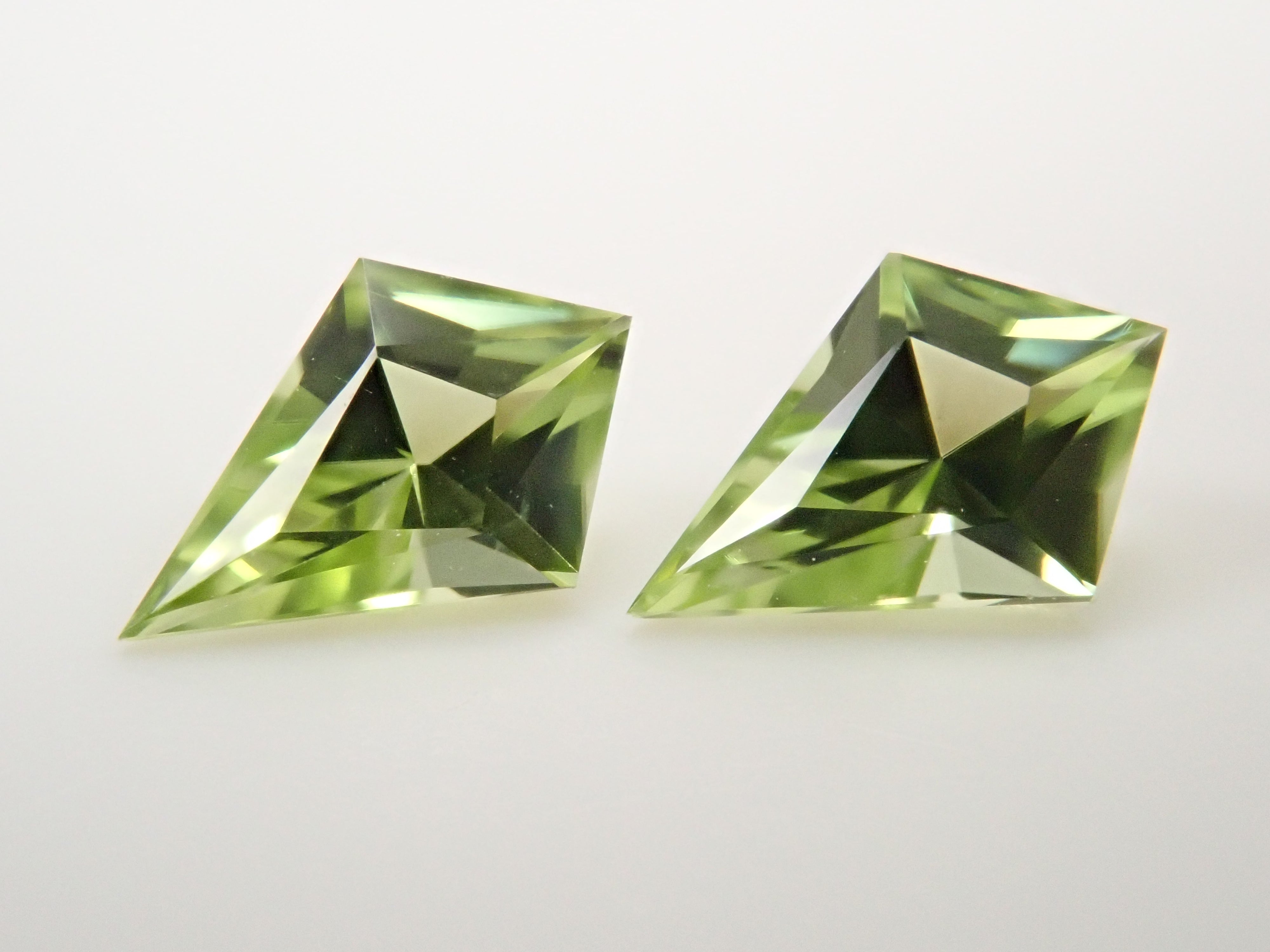 【1/27 22時販売】アメリカ産ペリドット 0.496ct2石ペア石ルース