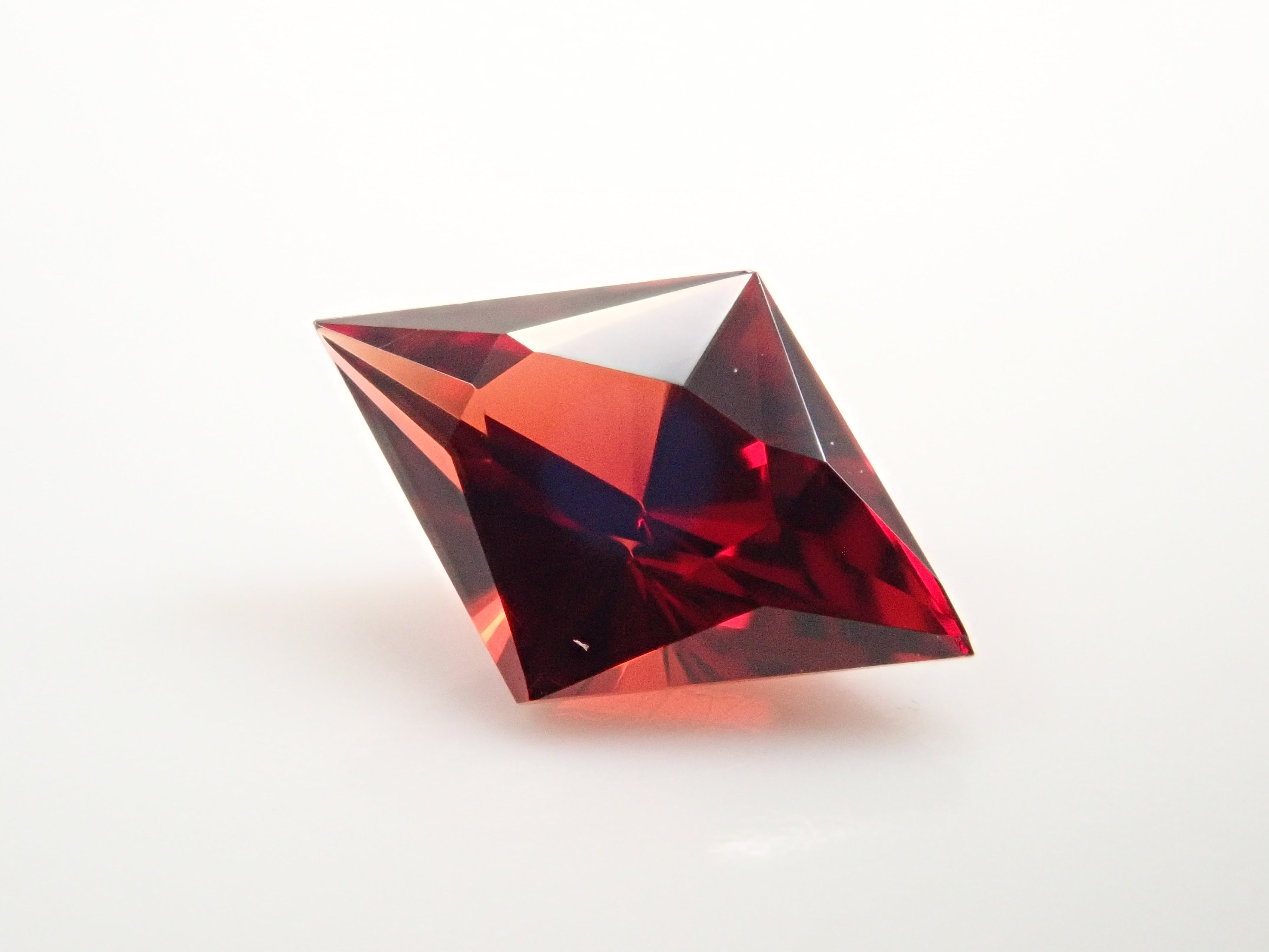 【1/24 22時販売】タンザニア産アルマンディンガーネット 0.586ctルース