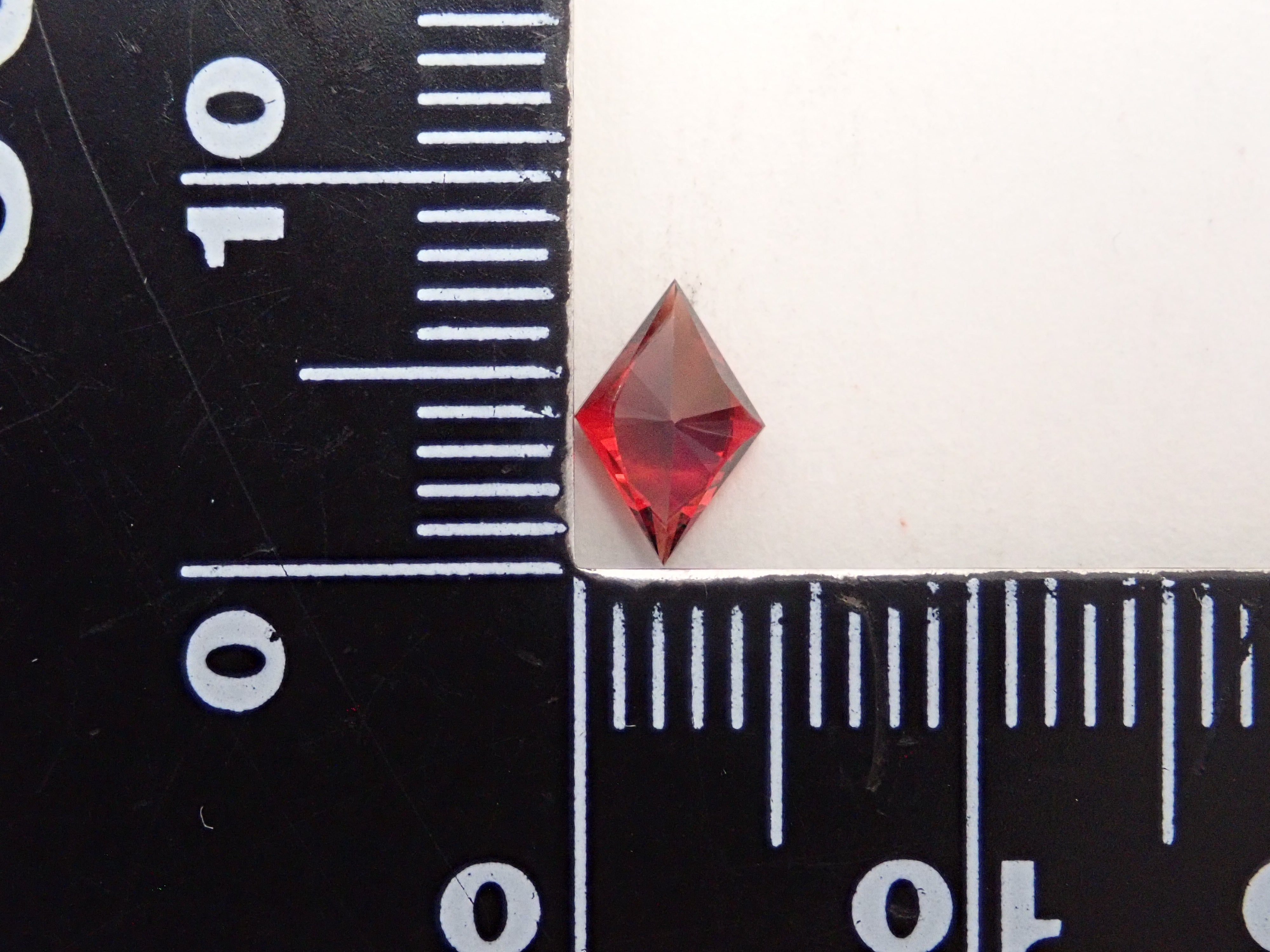 【1/24 22時販売】タンザニア産アルマンディンガーネット 0.586ctルース