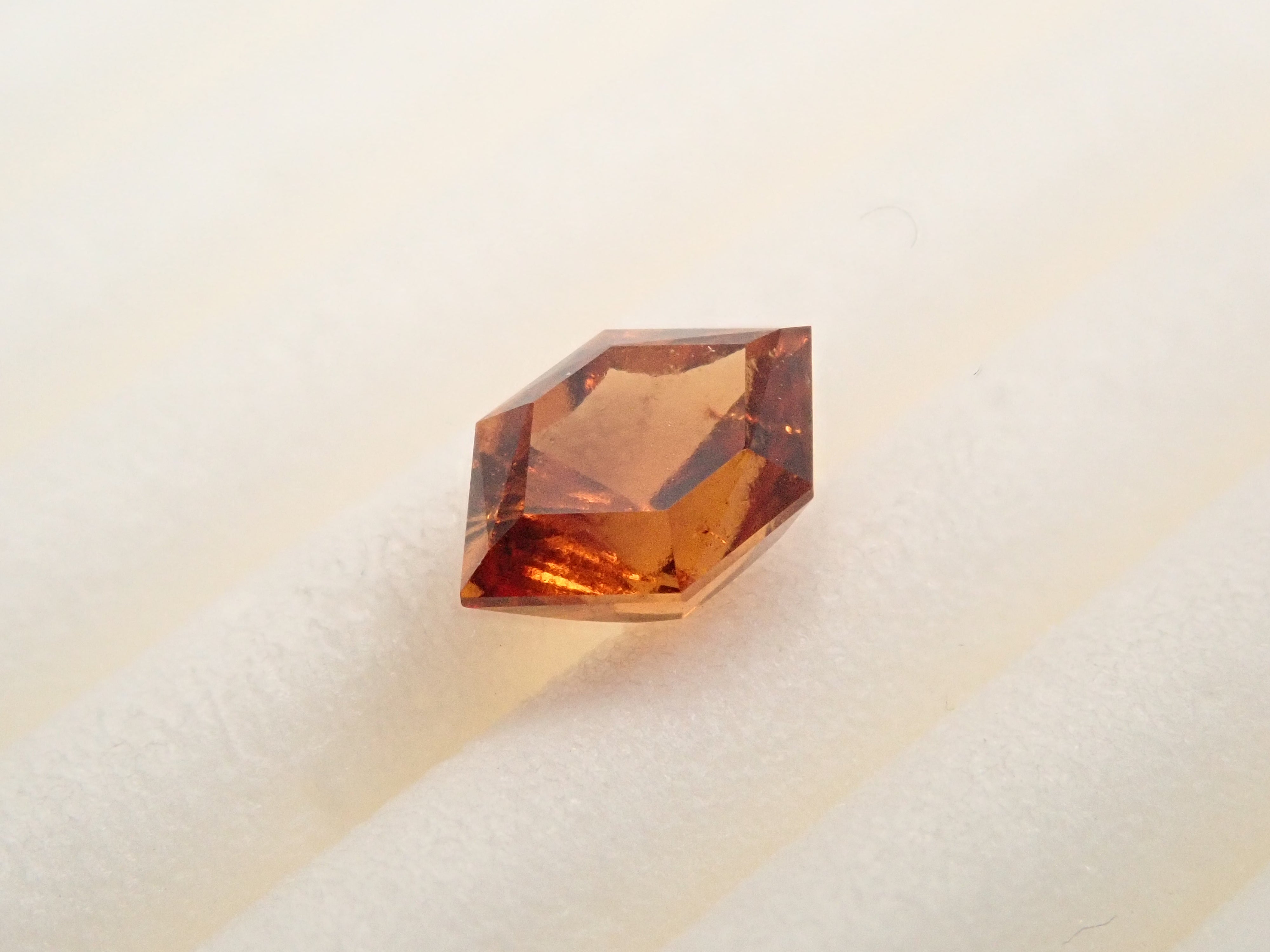 【1/24 22時販売】スリランカ産ヘソナイトガーネット 0.530ctルース