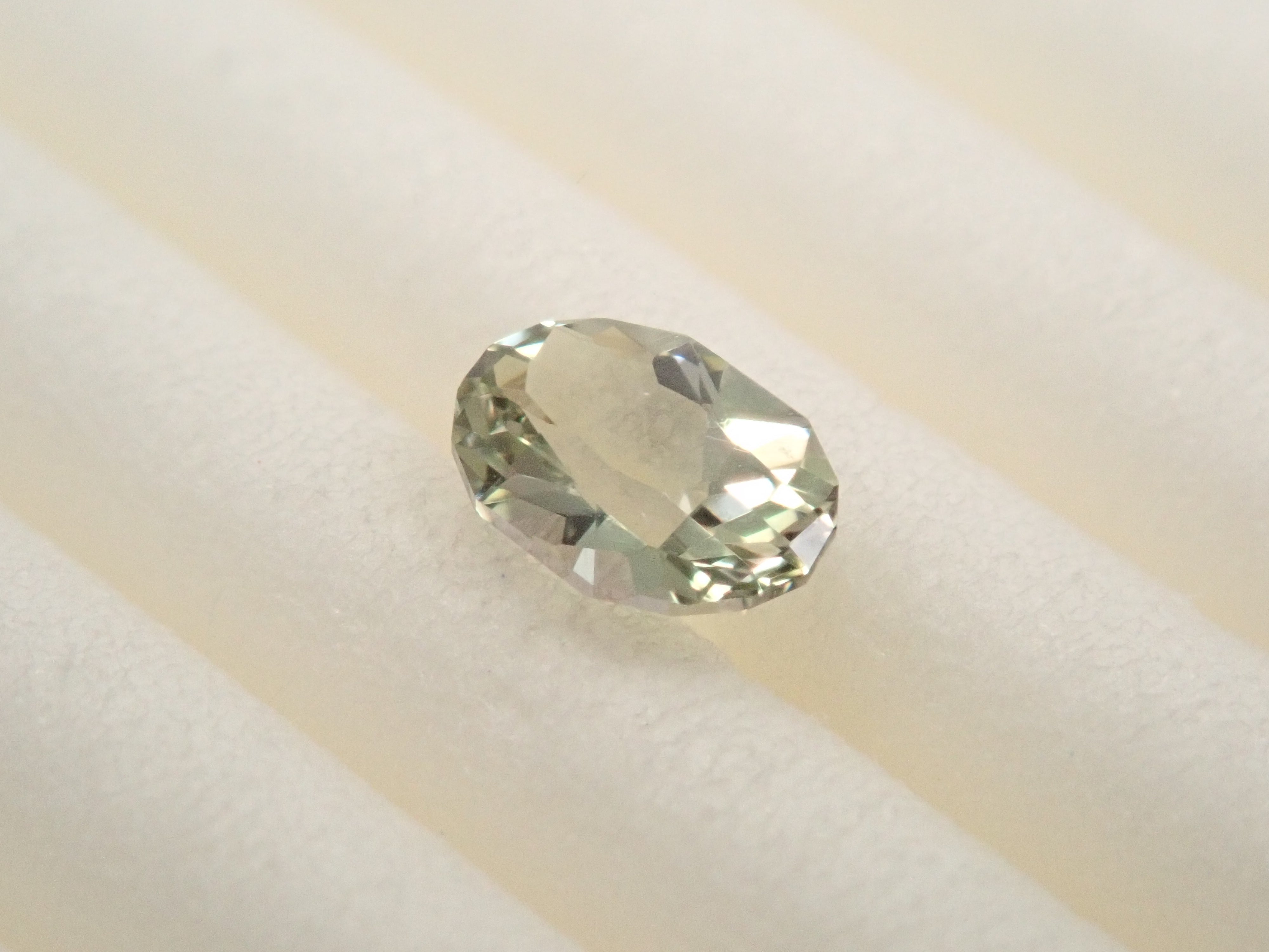 【1/24 22時販売】タンザニア産グリーンゾイサイト 0.262ctルース