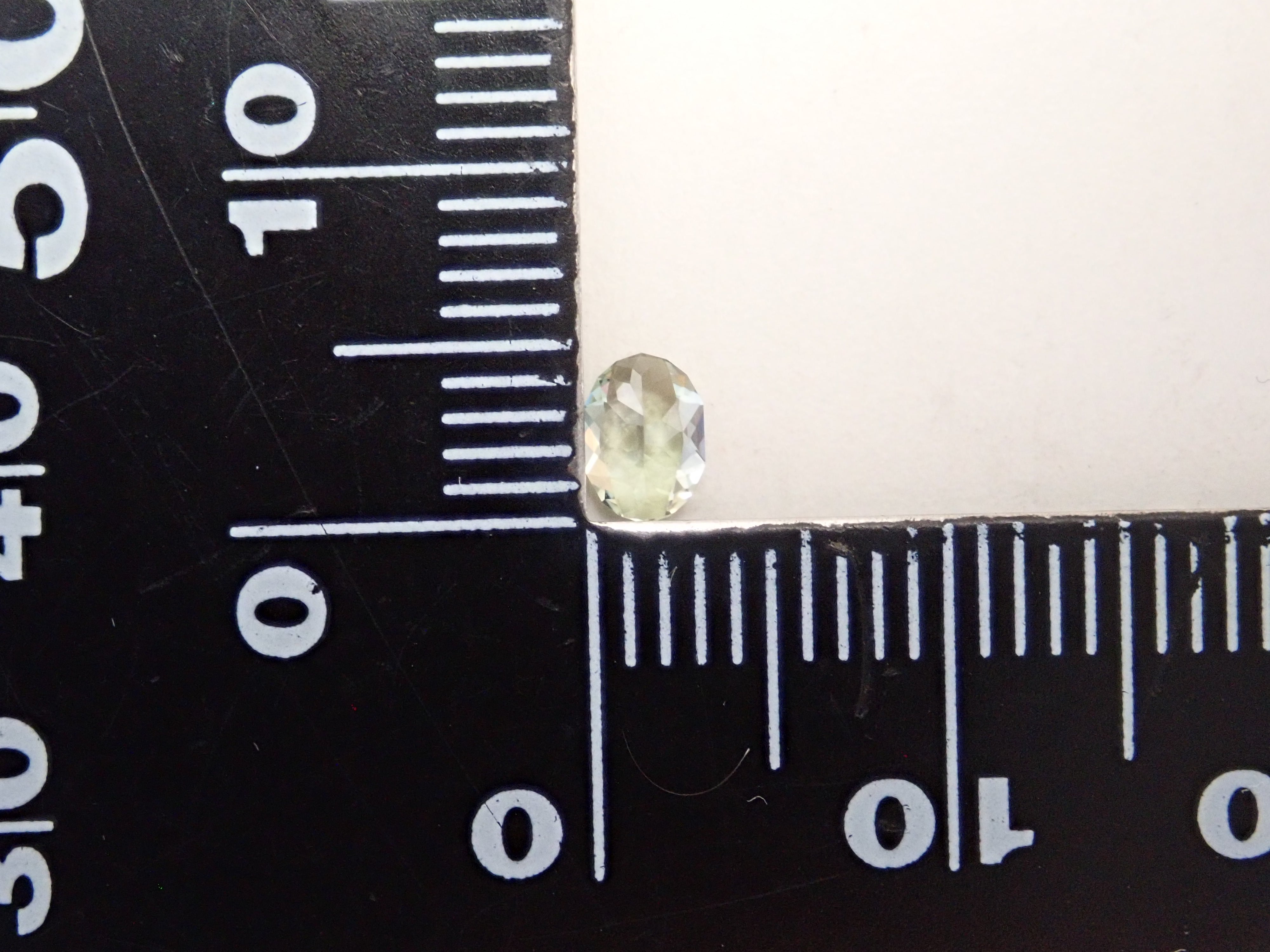 【1/24 22時販売】タンザニア産グリーンゾイサイト 0.262ctルース