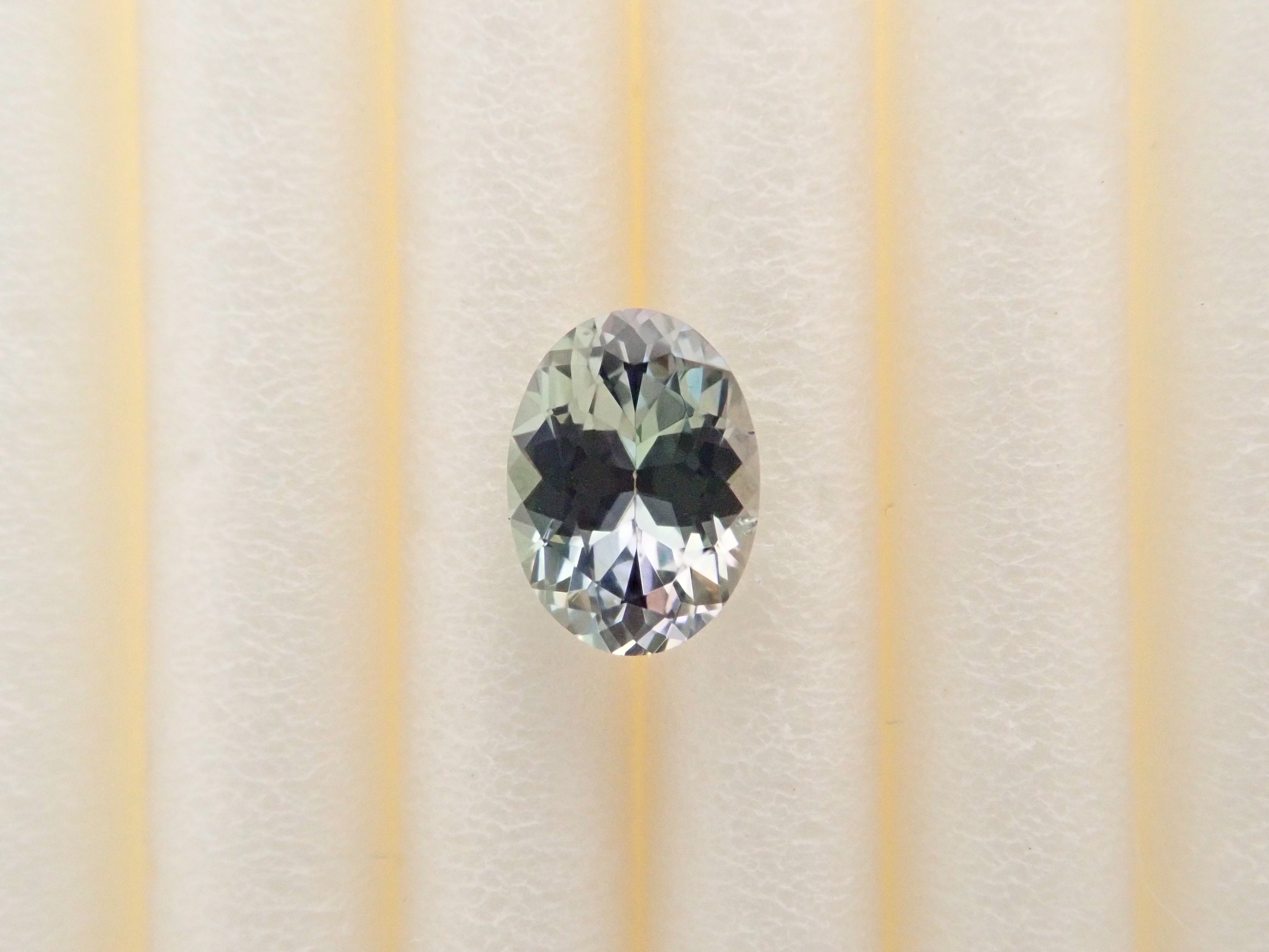 【1/24 22時販売】タンザニア産グリーンゾイサイト 0.354ctルース