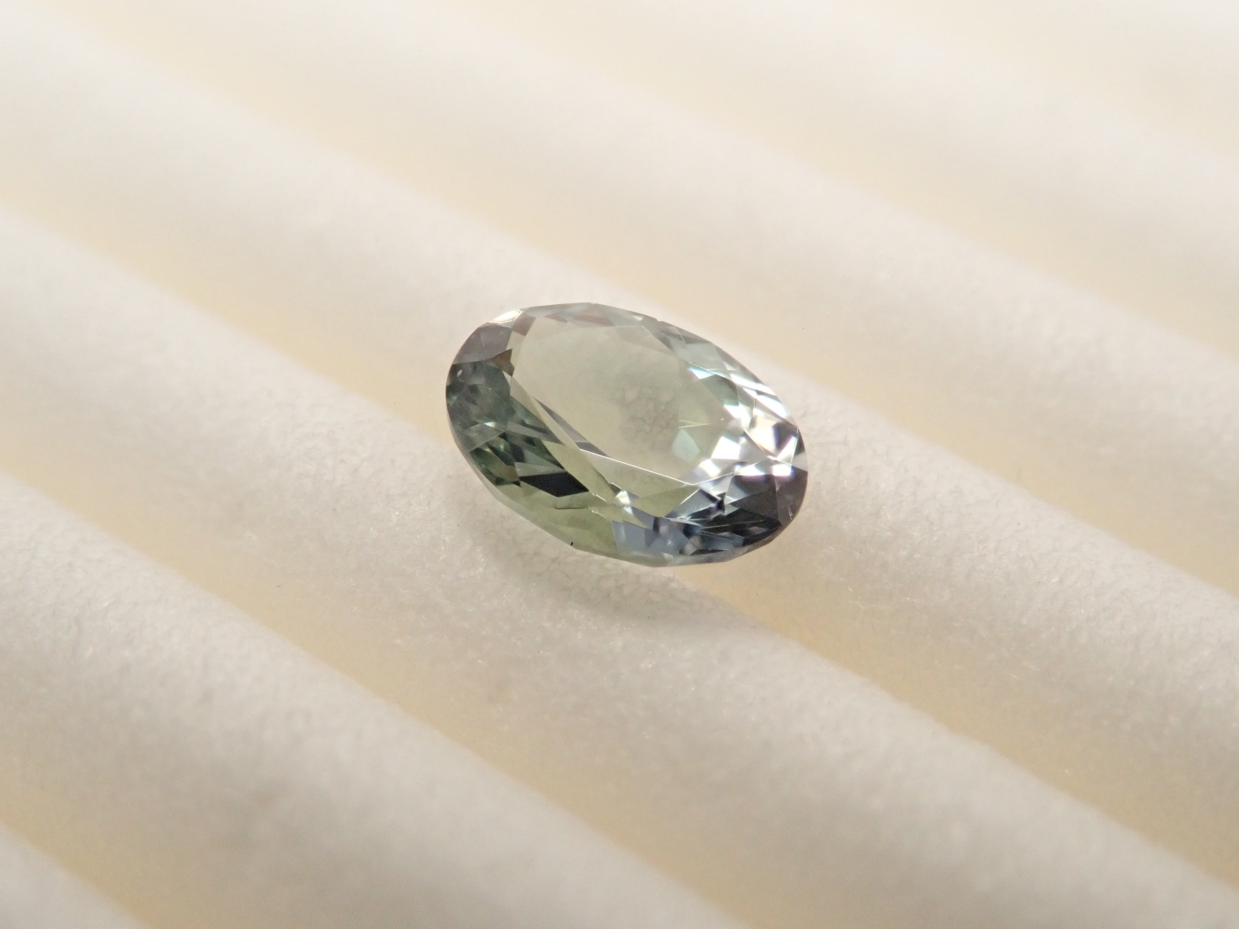 【1/24 22時販売】タンザニア産グリーンゾイサイト 0.354ctルース