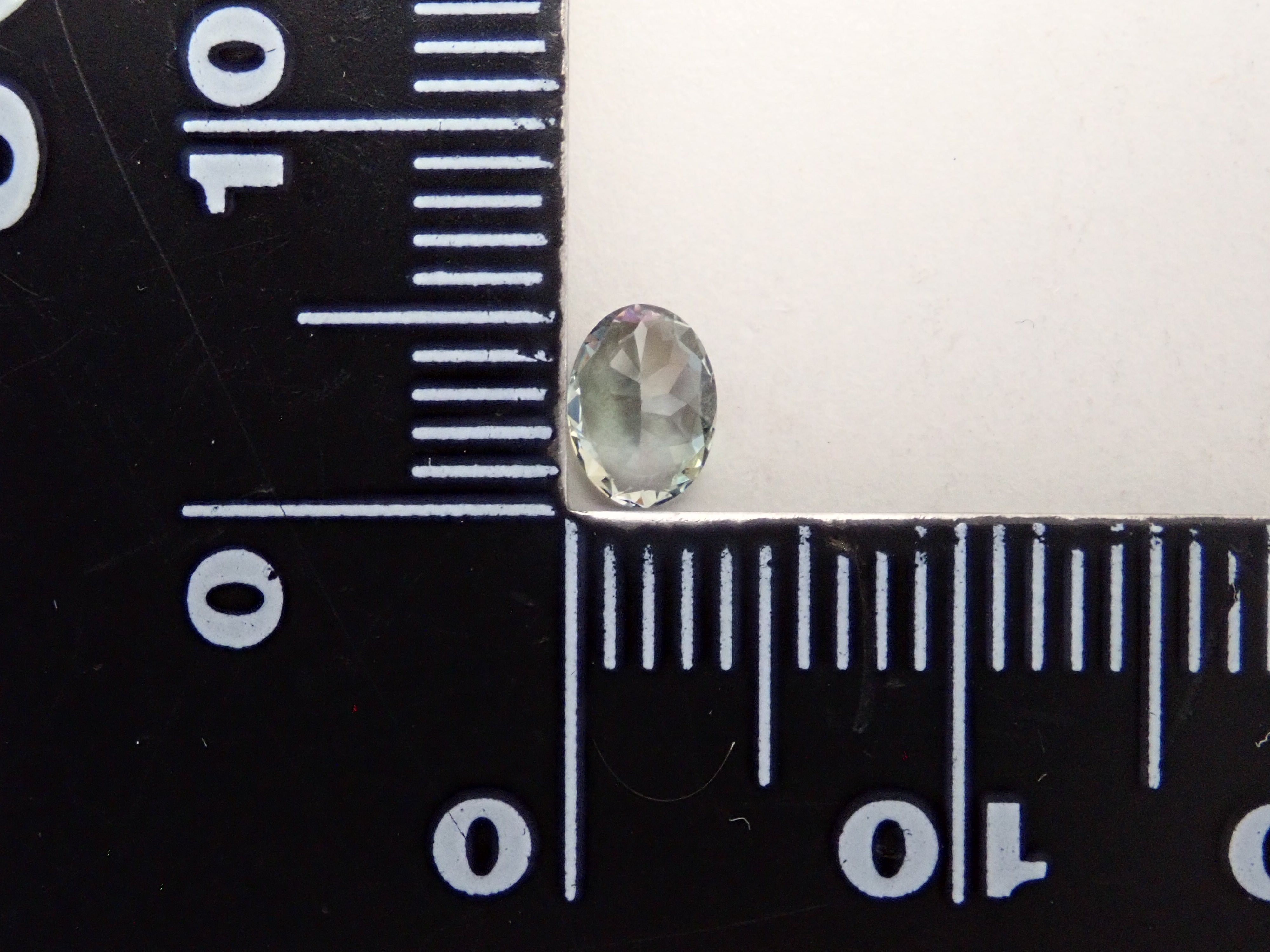 【1/24 22時販売】タンザニア産グリーンゾイサイト 0.354ctルース