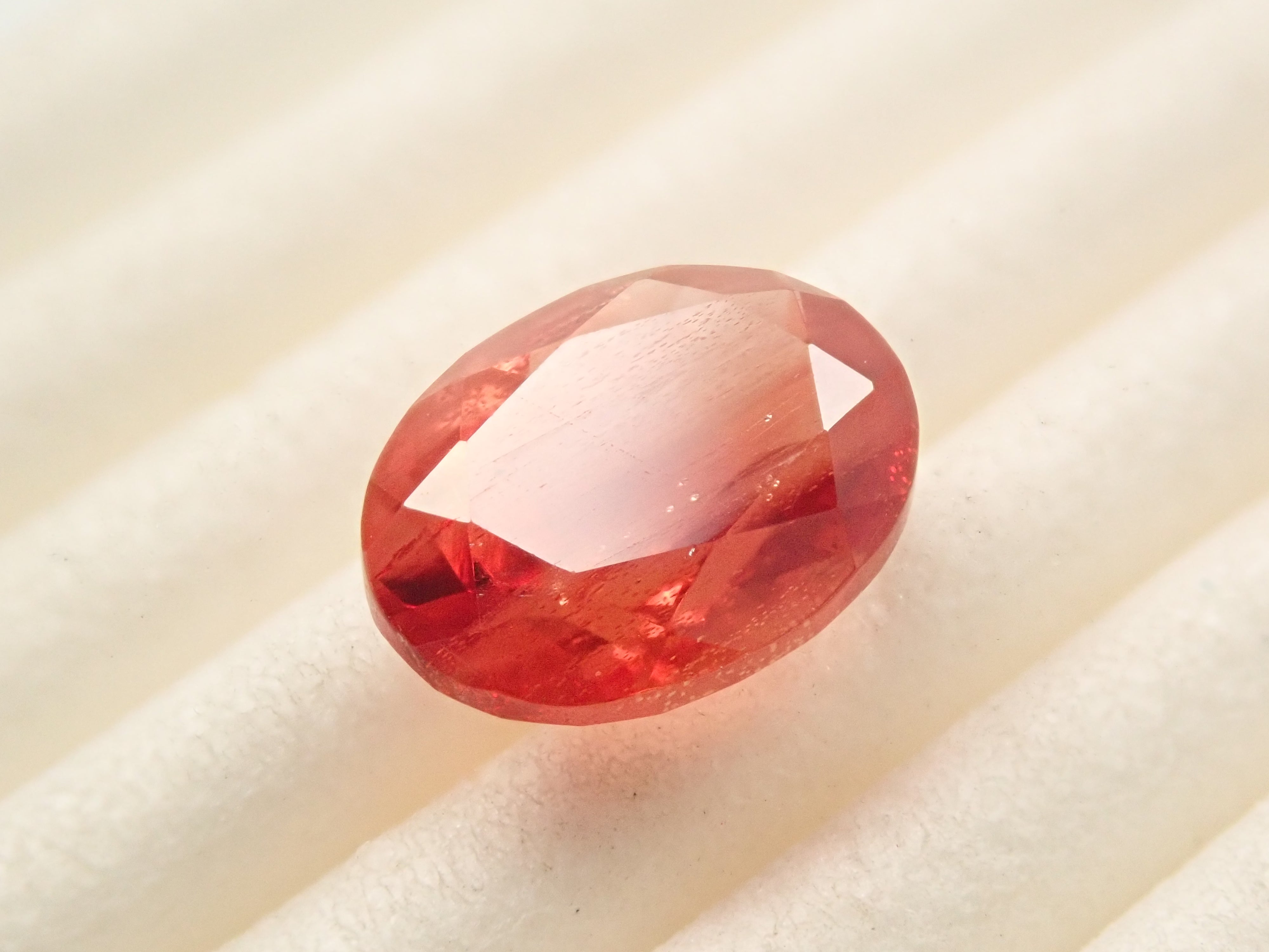 【1/31 22時販売】アメリカ産オレゴンサンストーン 1.869ctルース