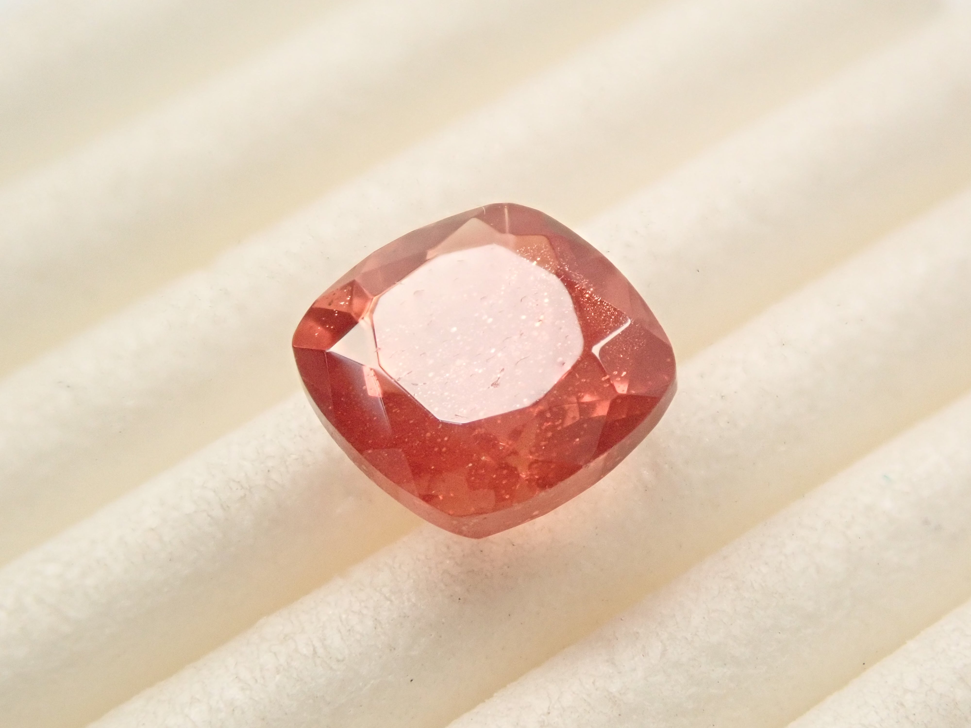 【2/17 22時販売】アメリカ産オレゴンサンストーン 1.590ctルース