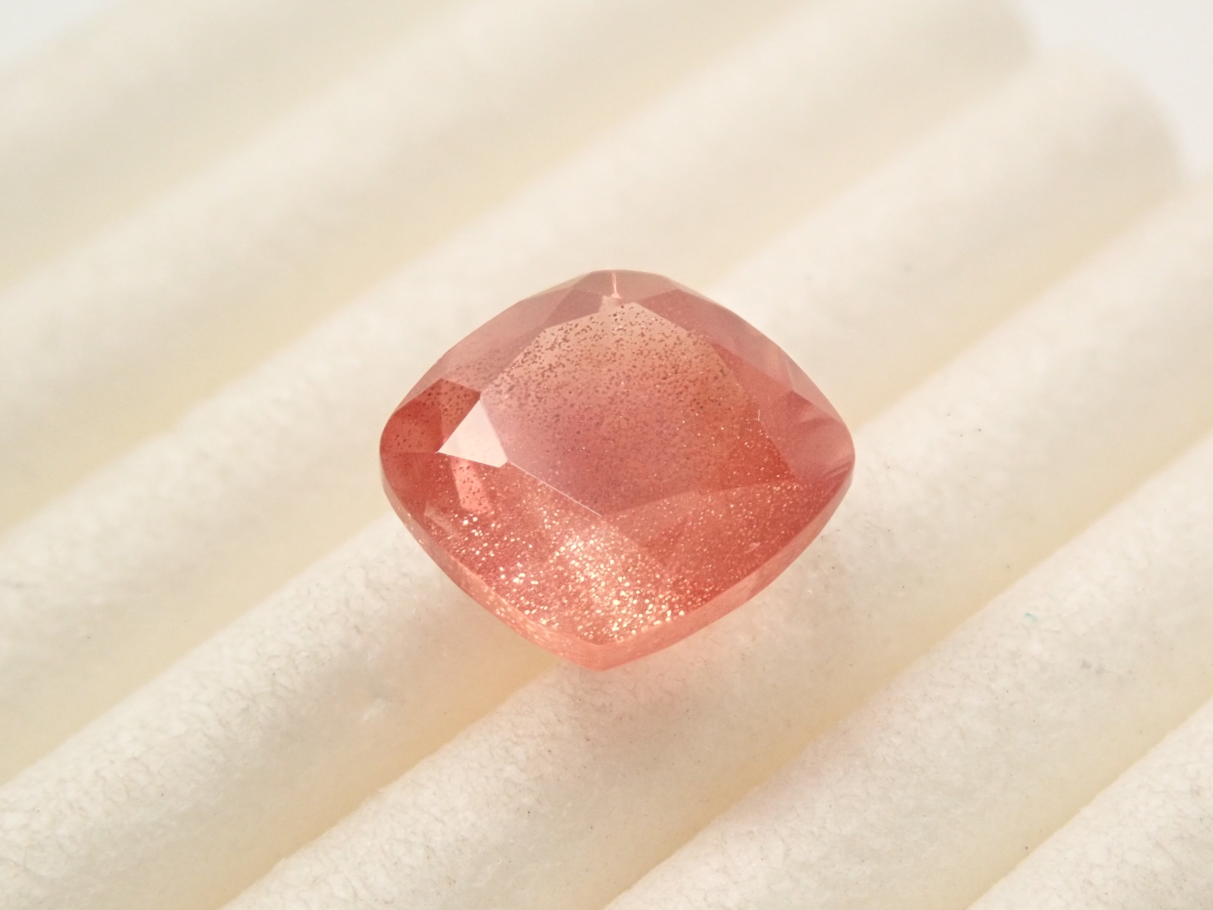 【1/28 22時販売】アメリカ産オレゴンサンストーン 1.676ctルース