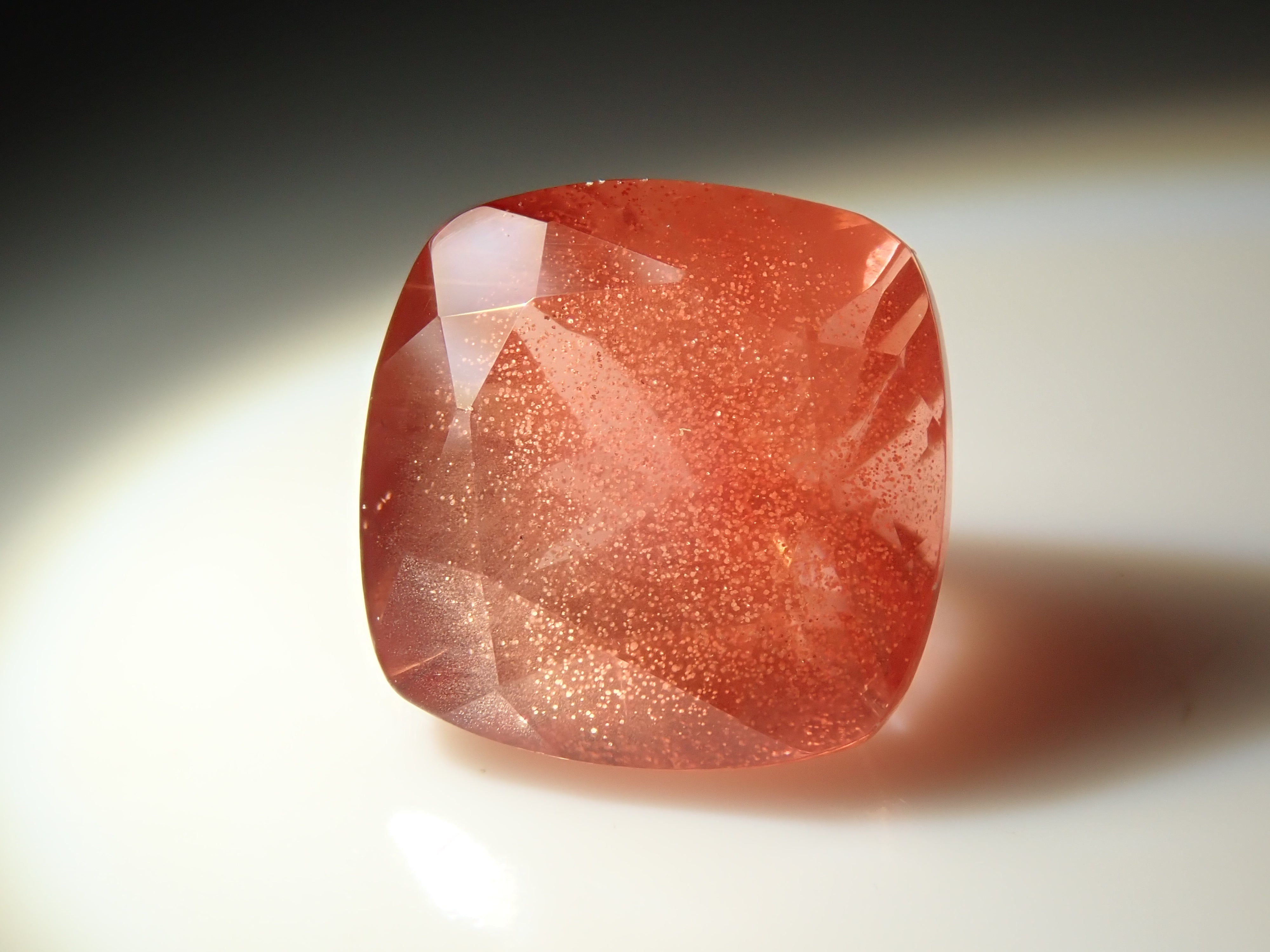 【1/28 22時販売】アメリカ産オレゴンサンストーン 1.676ctルース