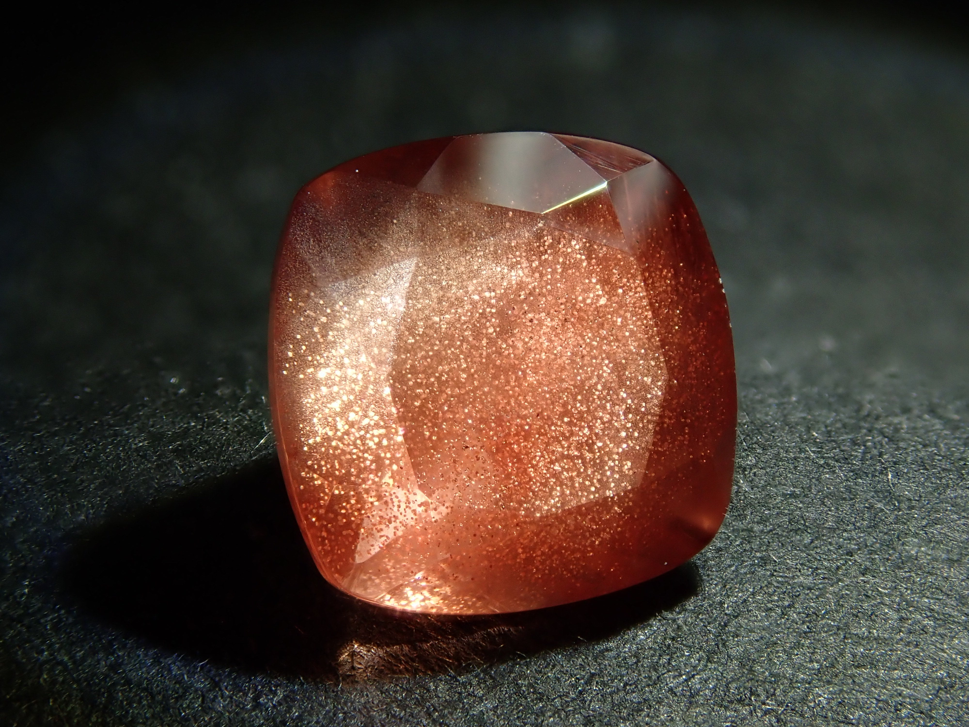 【1/28 22時販売】アメリカ産オレゴンサンストーン 1.676ctルース