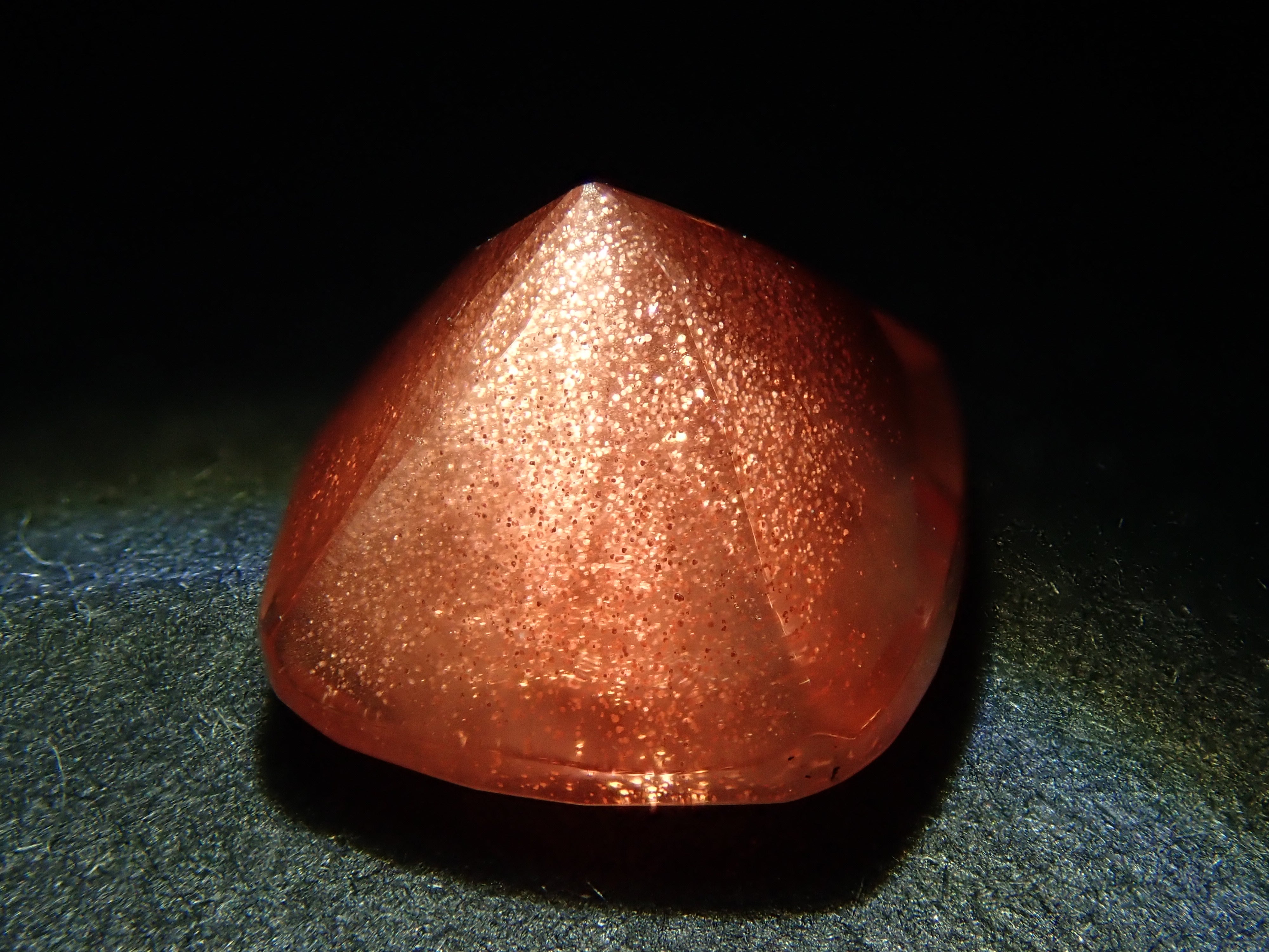 【1/28 22時販売】アメリカ産オレゴンサンストーン 1.676ctルース